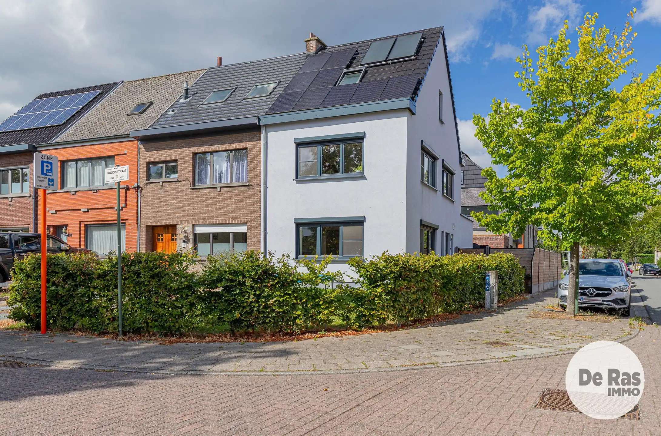AALST - TOTAAL GERENOVEERDE HOB MET TUIN EN GARAGE foto {{pictureIndex}}