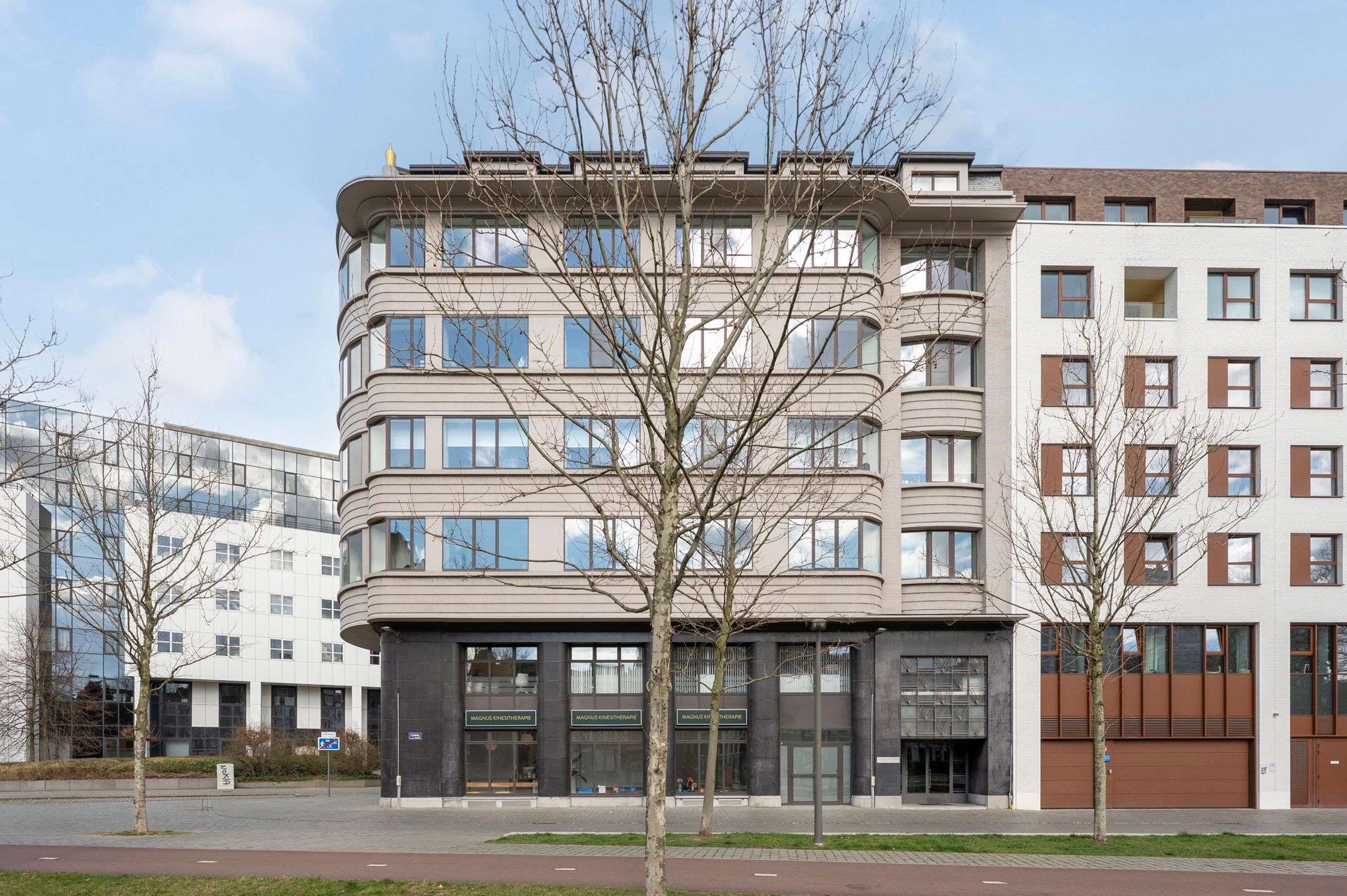 Unieke loft met karakter en licht in art-deco gebouw foto 24