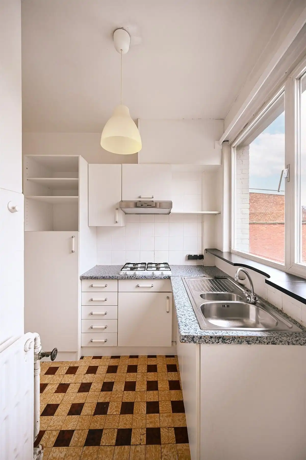 Op te frissen 2-slaapkamerappartement aan de Wilde Zee foto 14