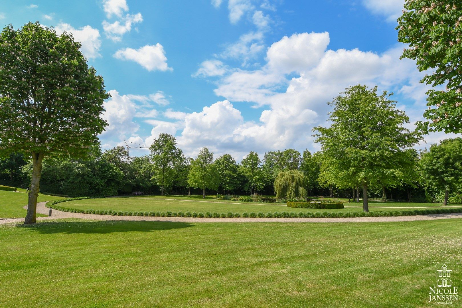 Gelijkvloers luxe appartement van ca. 271m² met royaal terras dichtbij het centrum van Maaseik.  foto 22