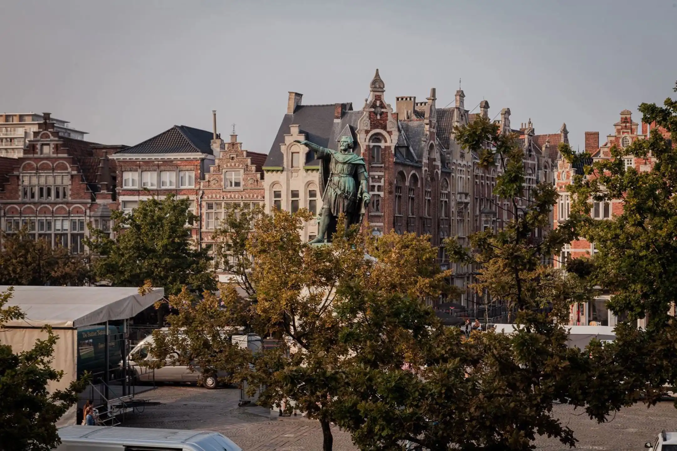 Exclusief pand op de Vrijdagmarkt foto 14