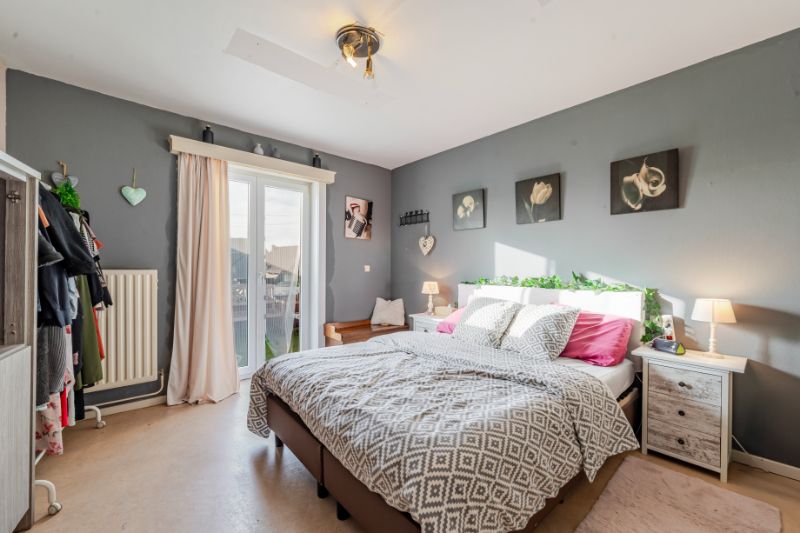 Zeer ruim appartement met 3 slaapkamers! foto 14