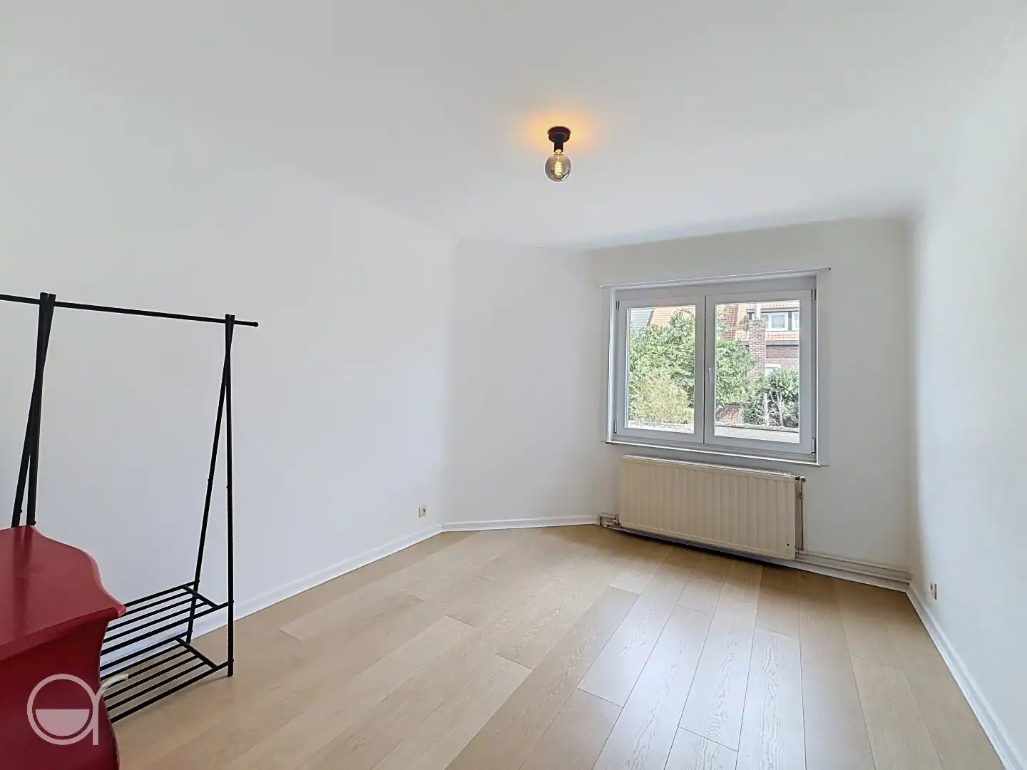 Ruim gezellig twee slaapkamer appartement met garagebox foto 8