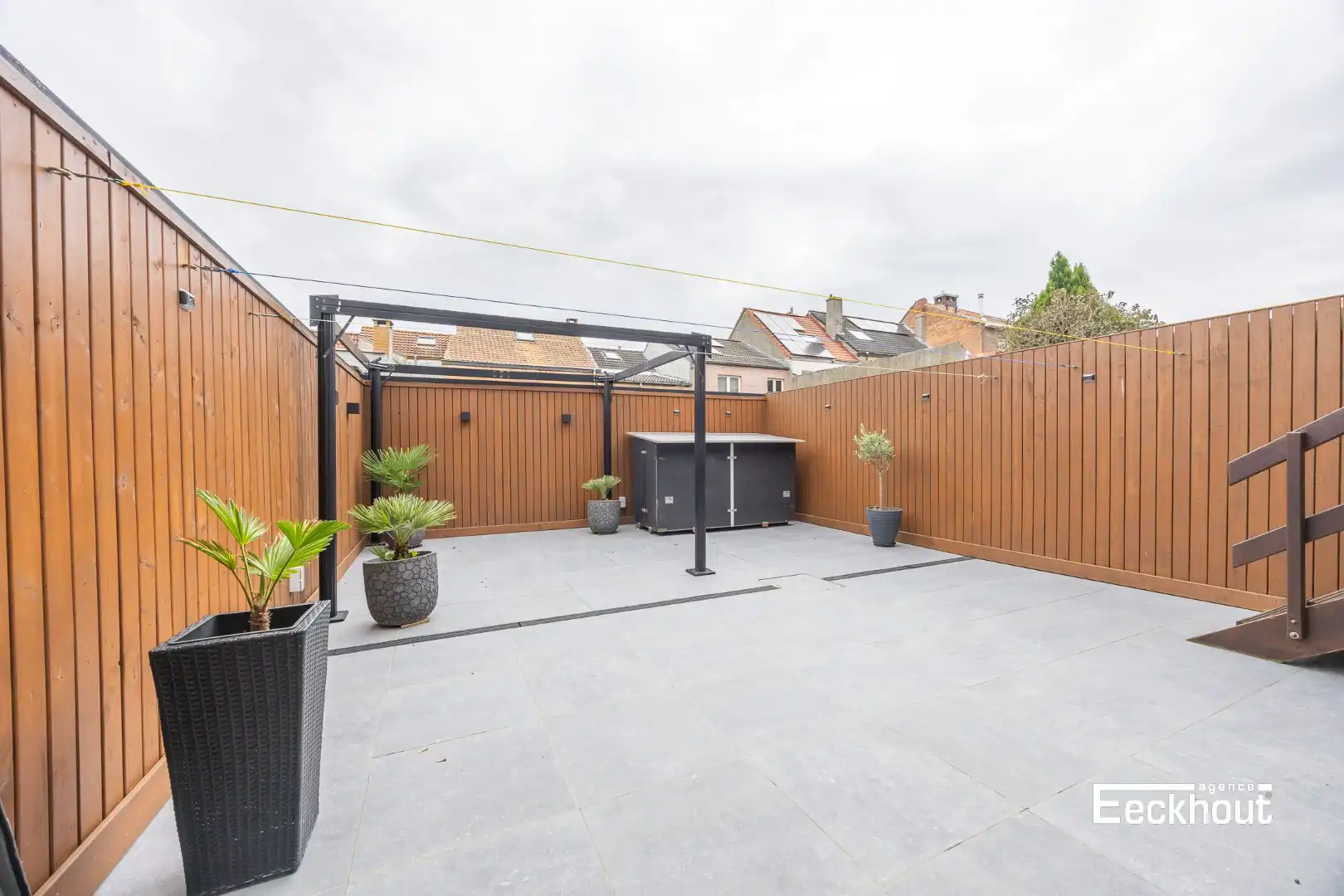 Verzorgde, instapklare woning met onderhoudsvrije buitenruimte! foto 9