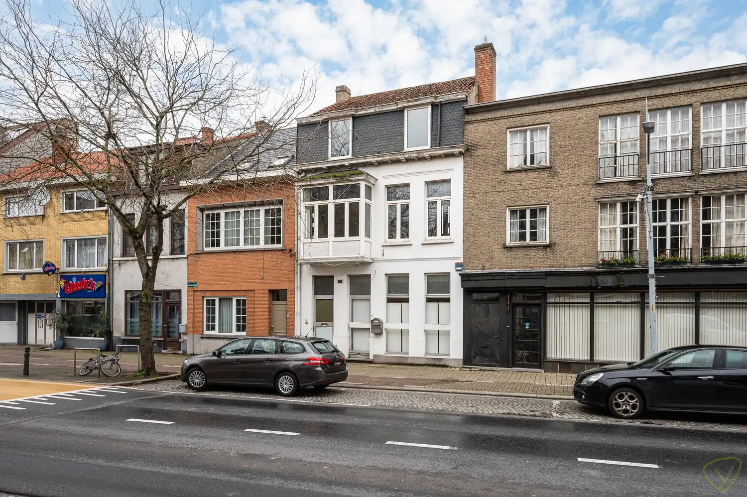 Vastgoedbelegging op een centrale en uitgelezen commerciële locatie! foto 2