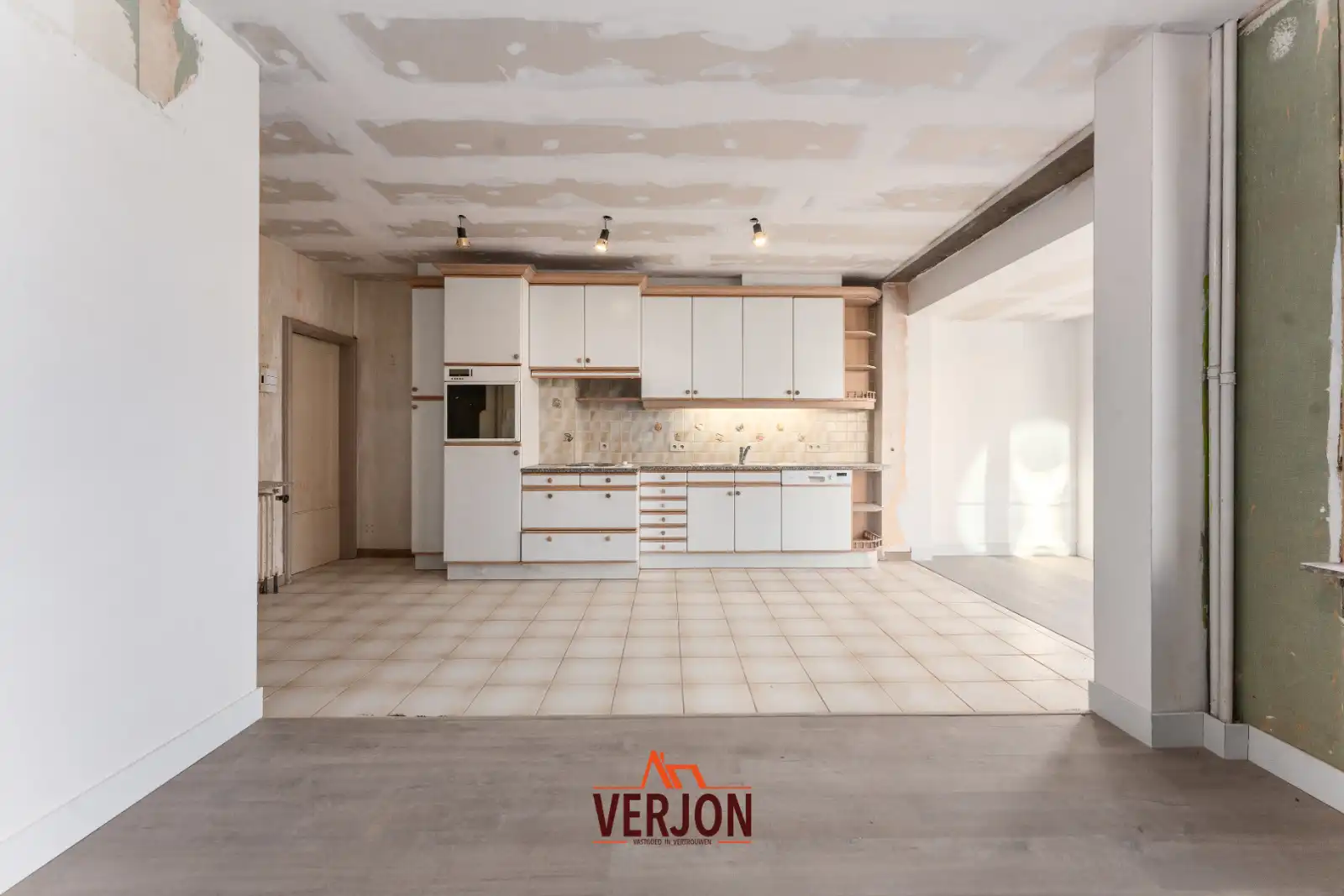 Ruime woning met mogelijkheden foto 2