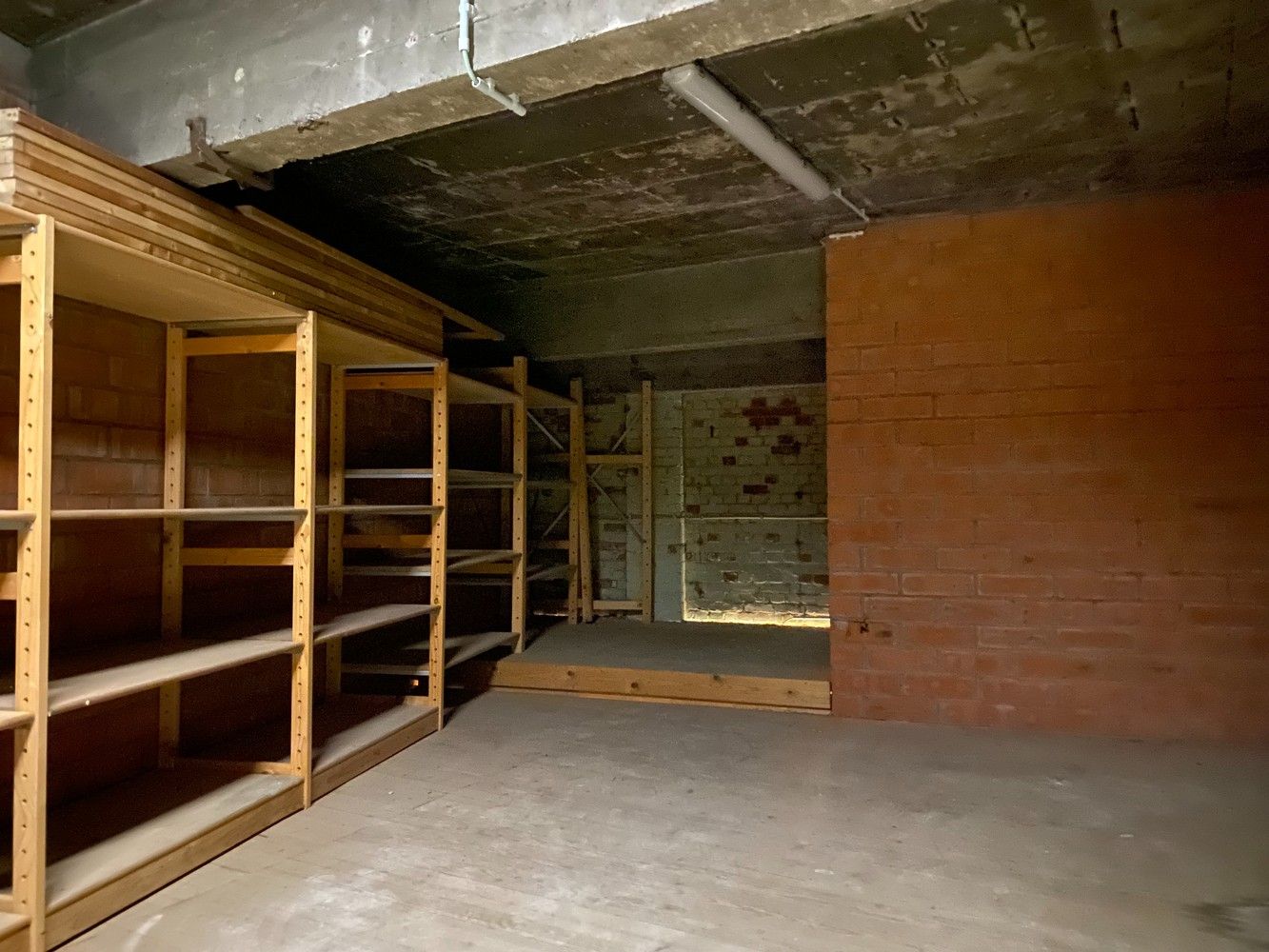 Magazijn met autostaanplaats te koop op een toplocatie in centrum Lier foto 6