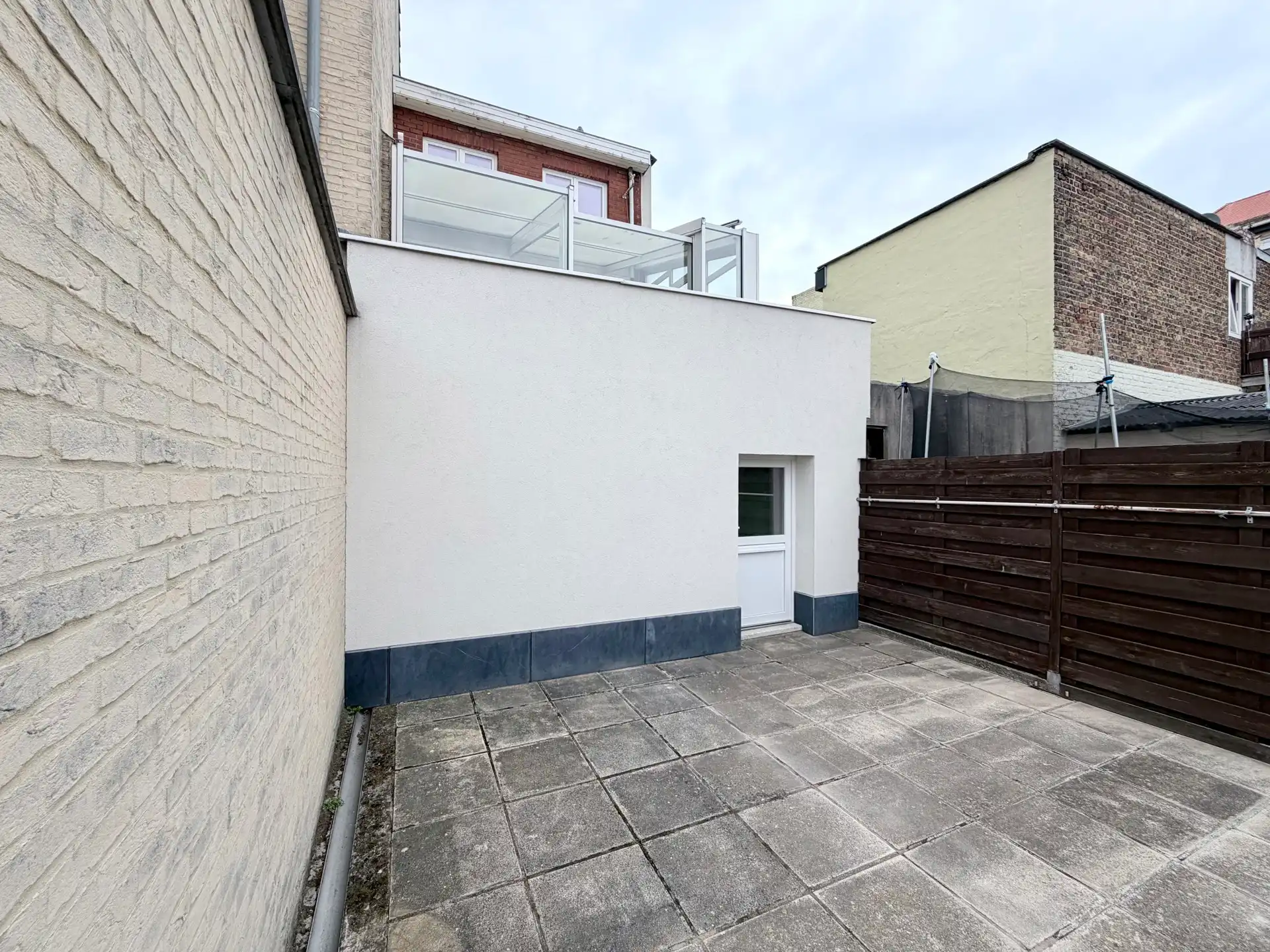 DE PANNE – Instapklare gerenoveerde woning met 4 slpk., grote garage, op wandelafstand van zee, bos en tram.  foto 8