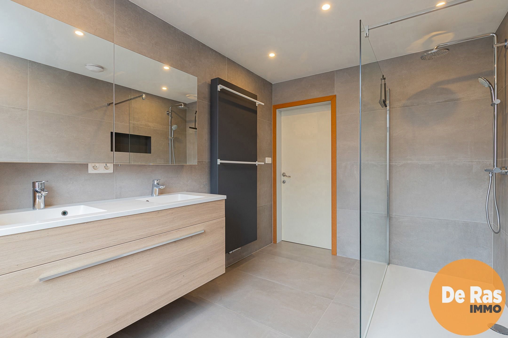 ZOTTEGEM - Instapklare, gerenoveerde woning in Zottegem! foto 13