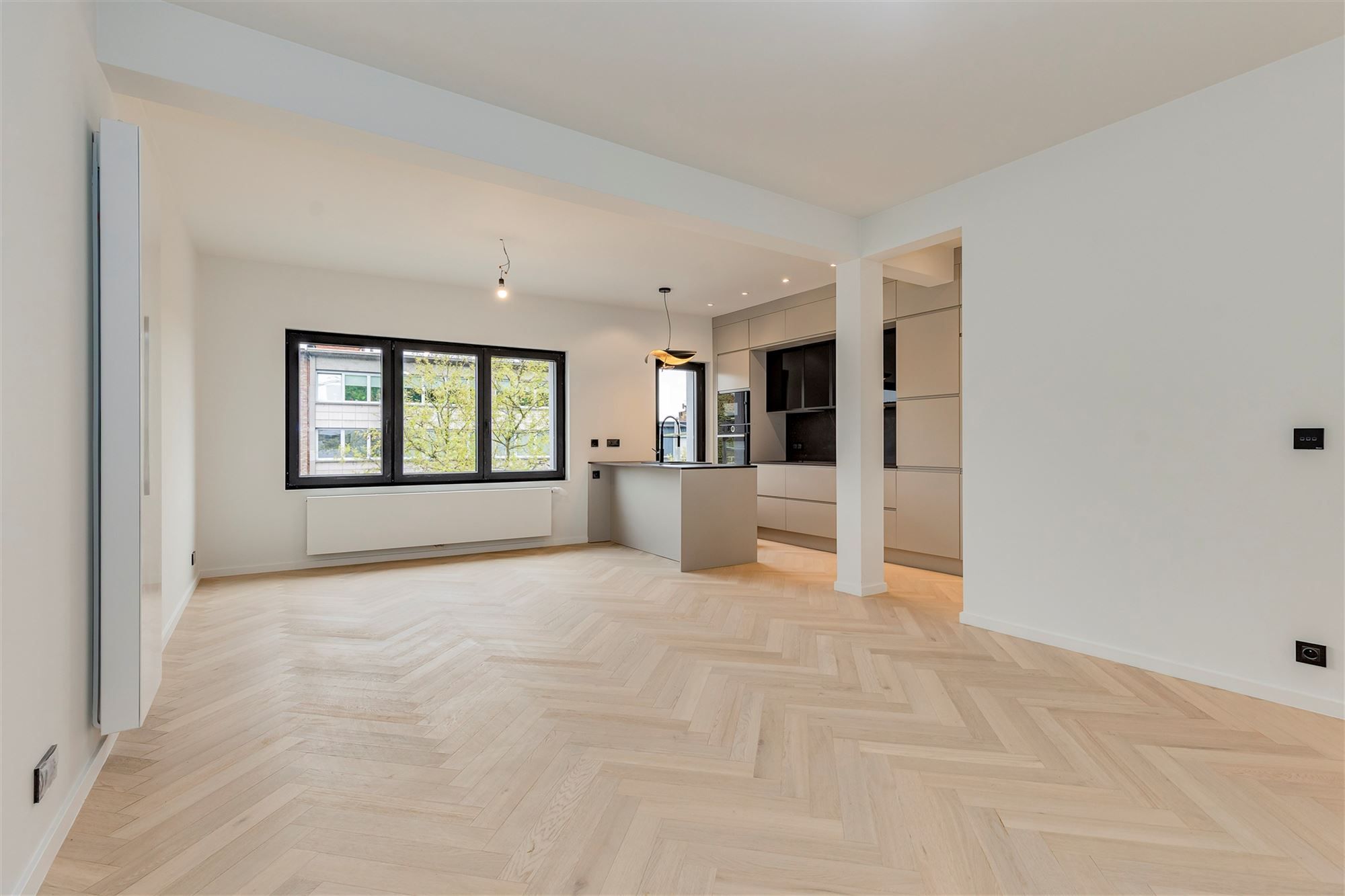 Super-de-luxe gerenoveerd appartement te Mortsel - 2 slk + zuidterras foto {{pictureIndex}}