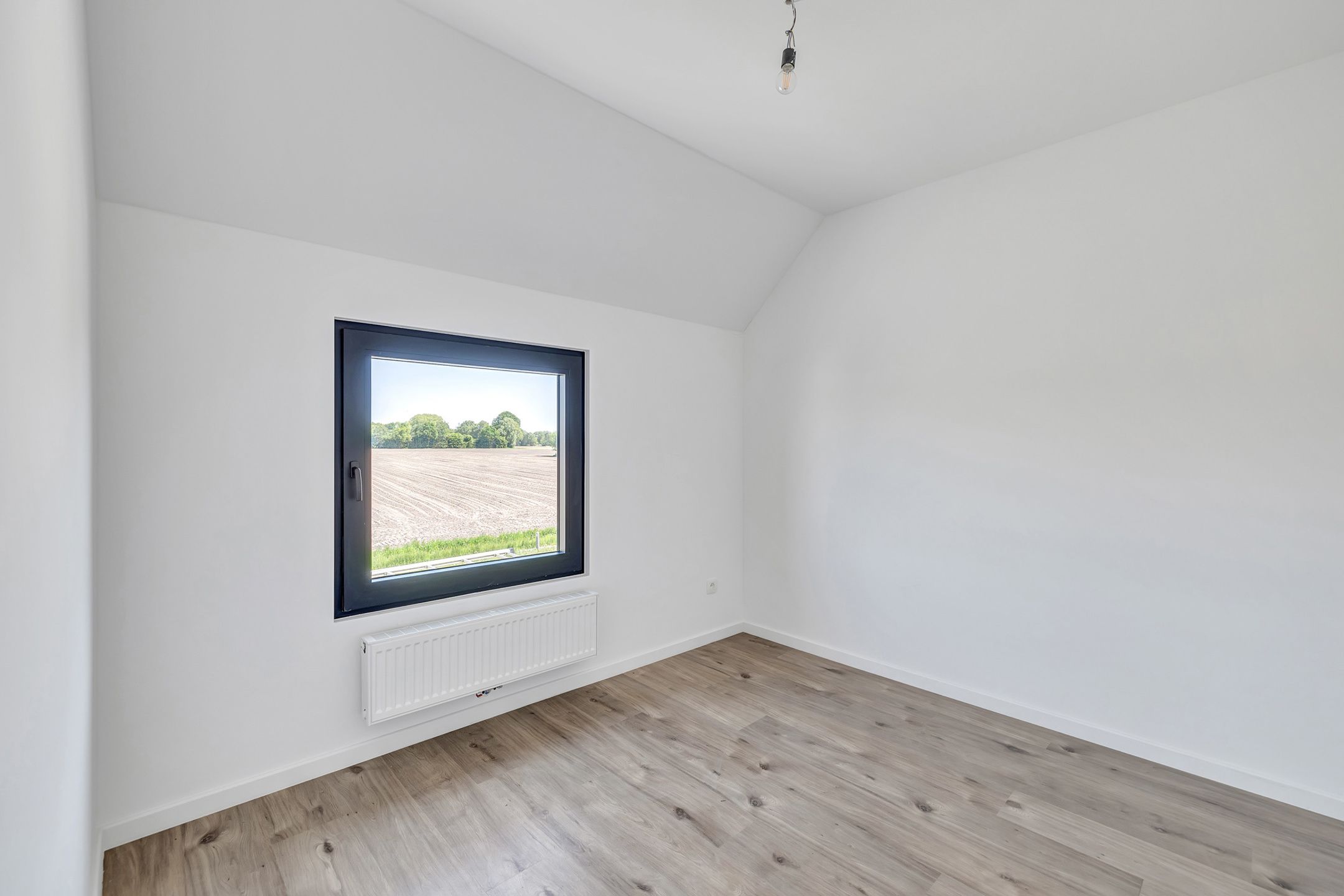 Volledig vernieuwde halfopen woning met verzicht op de agrarische omgeving foto 10
