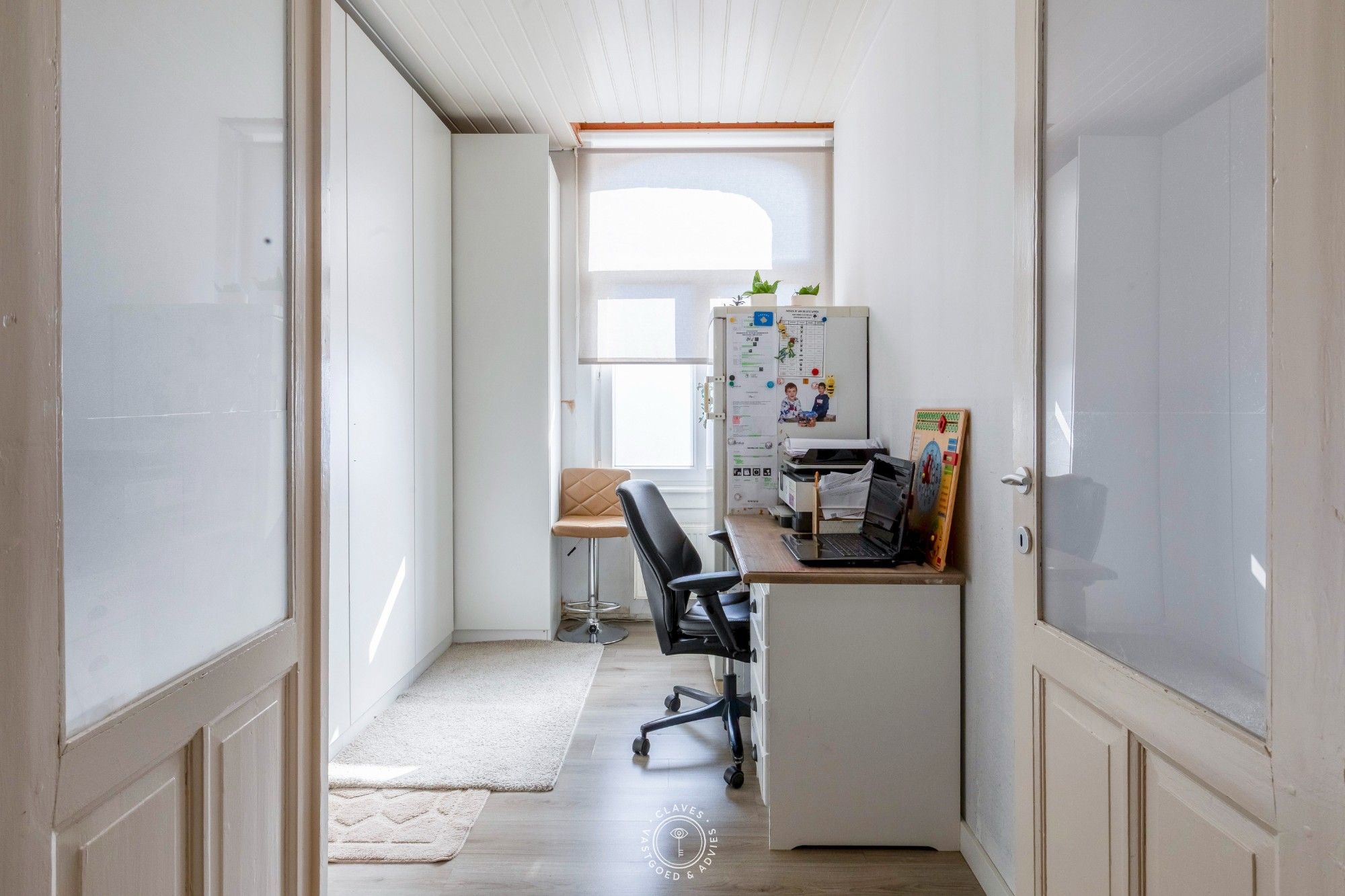 Instapklare rijwoning met vier slaapkamers en zonnige tuin foto 2