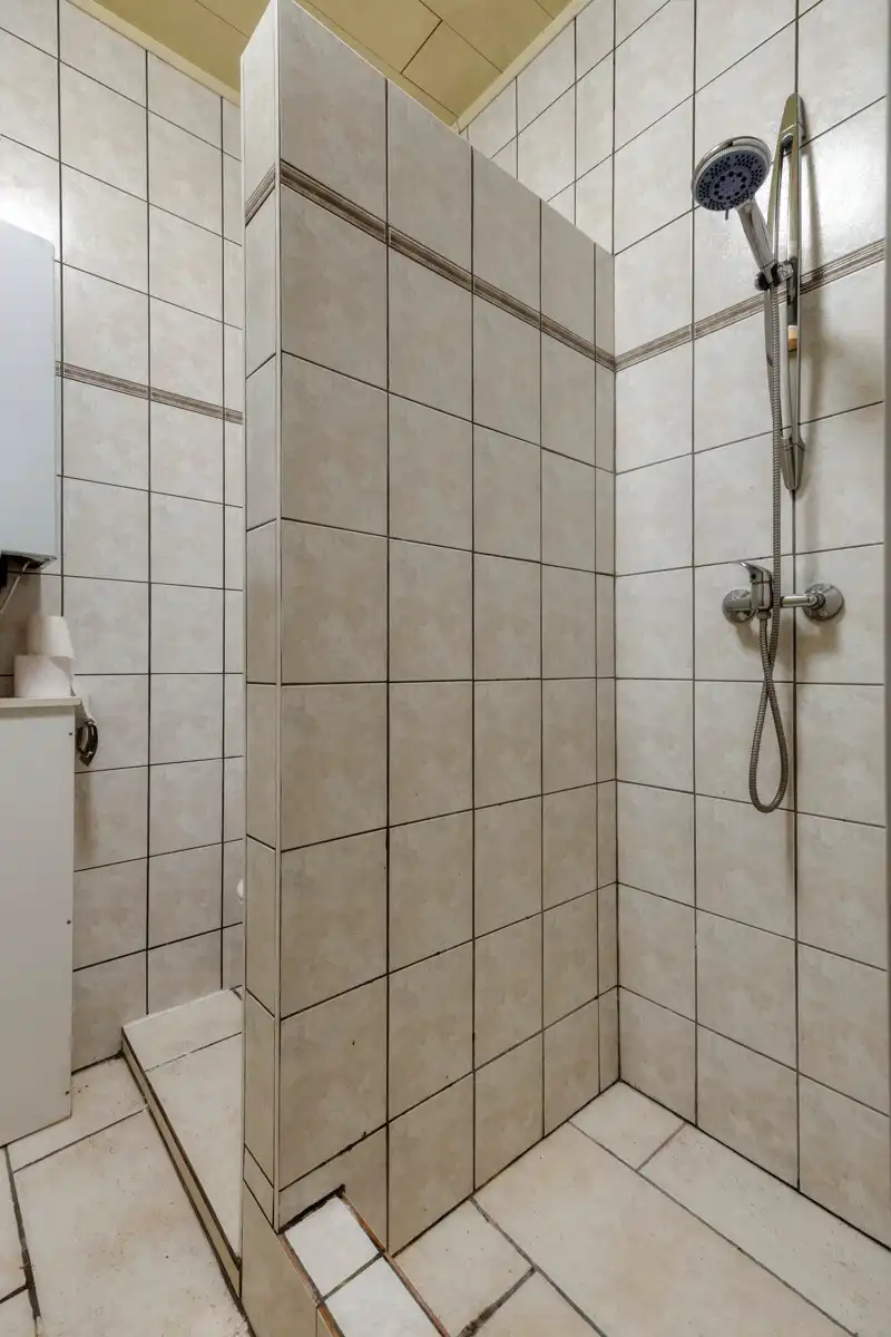 Op te frissen woning zonder renovatieverplichting foto 14
