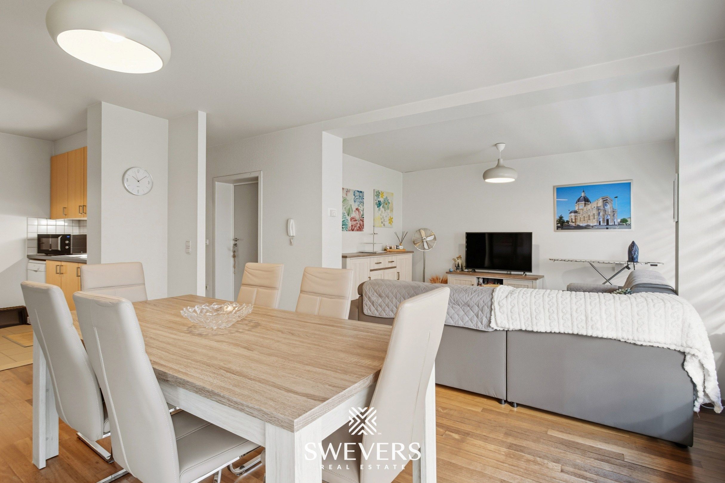 Instapklaar appartement met gezellig terras in hartje Hasselt foto 10