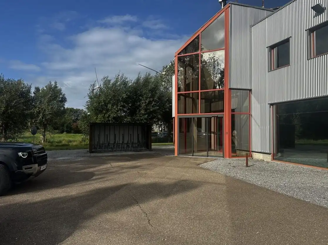 Moderne kantoren met parking te huur in Turnhout foto 2