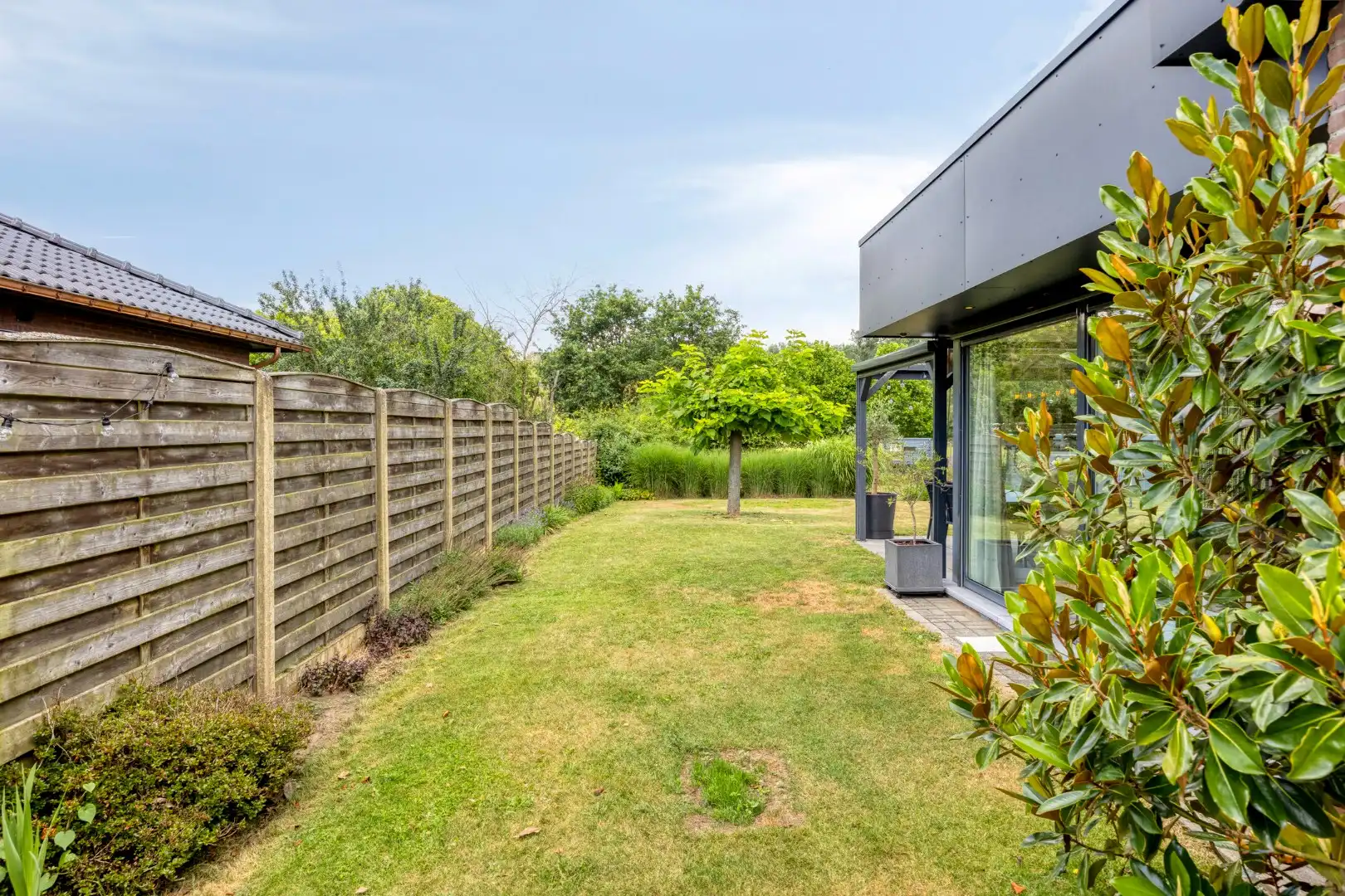 Ruime instapklare woning met 3 slpks op een perceel van 1.251 m² met prachtig uitzicht op achterliggend groen !  foto 31