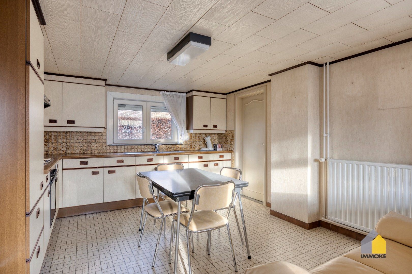 Op te frissen woning met 4 slpks op ruim perceel van 9 a 78 ca. foto 6