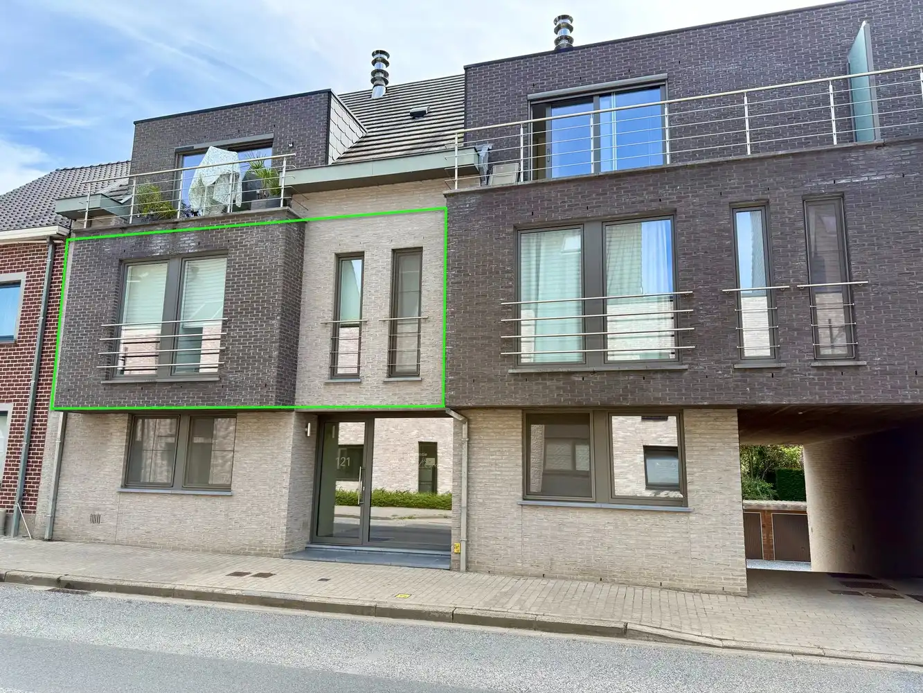 Appartement met 2 slaapkamers, terras én garagebox! foto {{pictureIndex}}