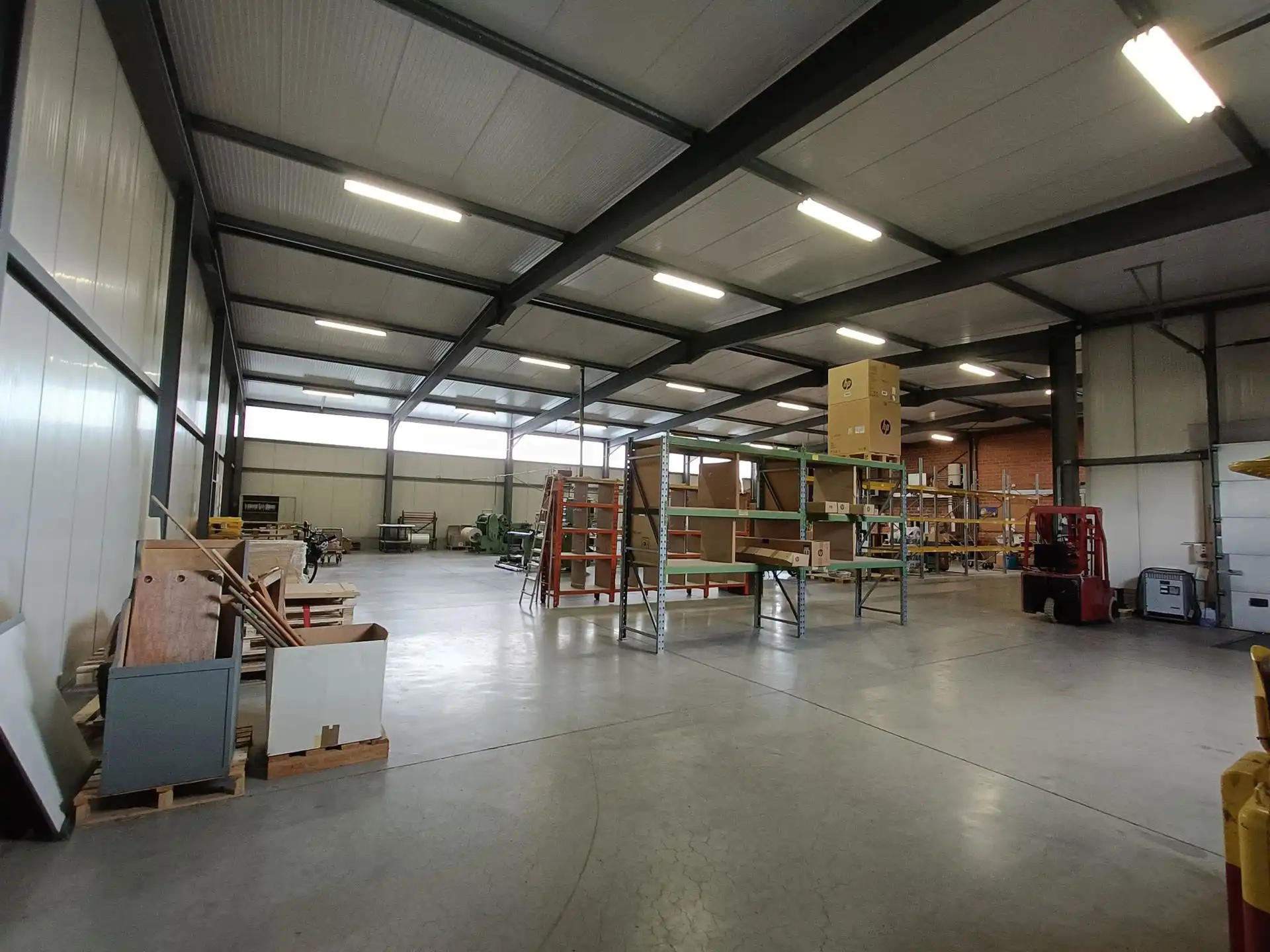 Bedrijfsgebouw te huur in Lier - Magazijn ook apart beschikbaar! foto 5