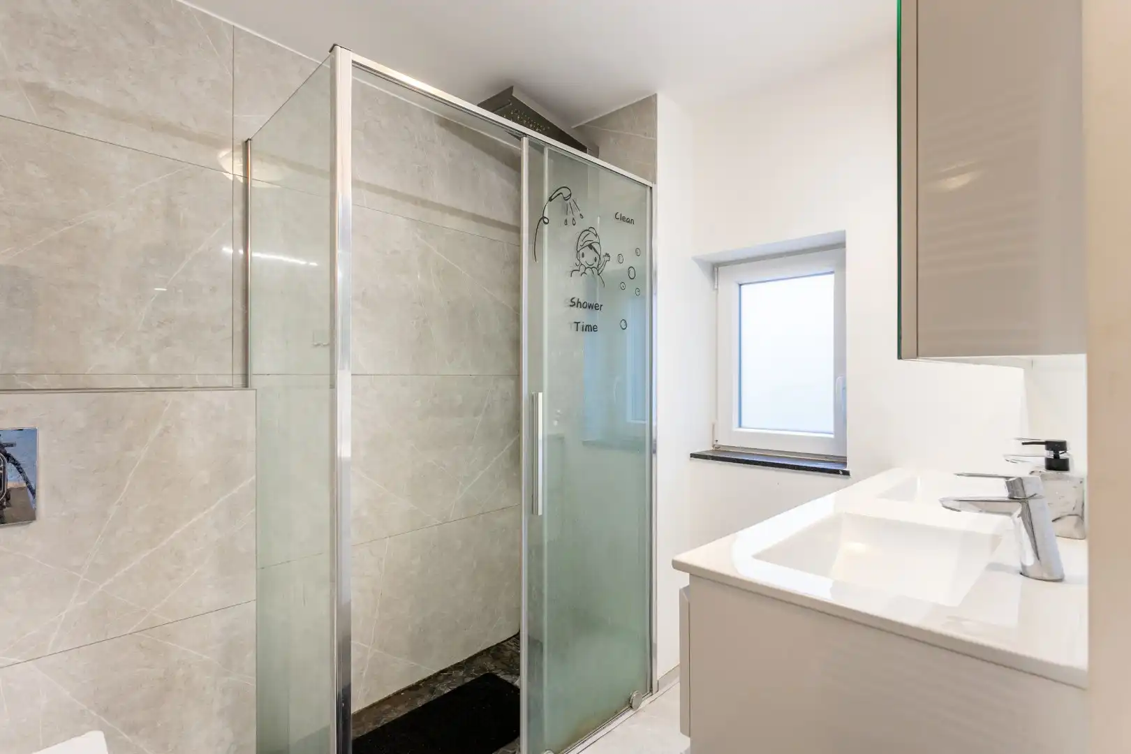 Instapklare woning met 3 slaapkamers en tuin te Dworp foto 11