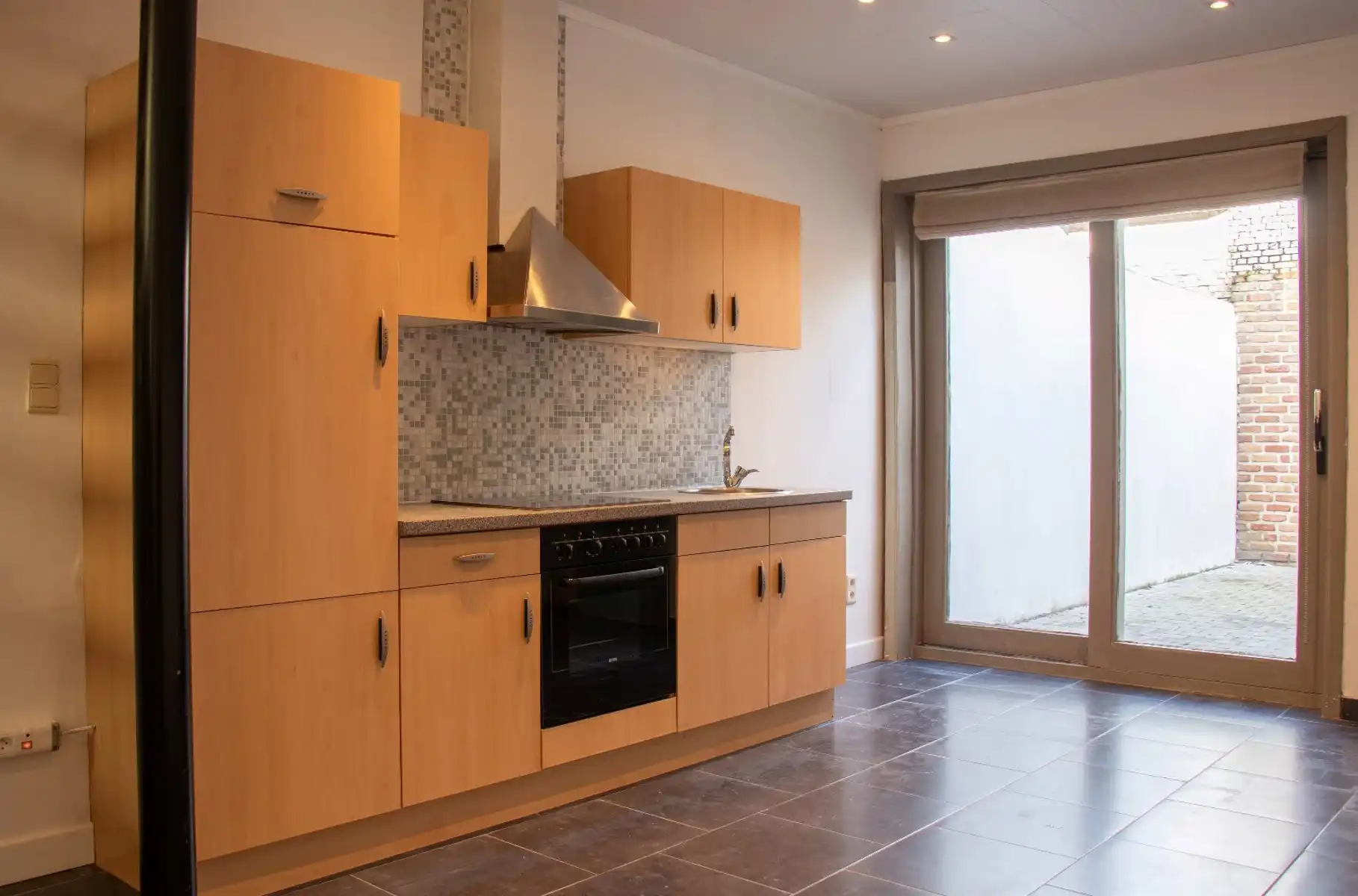 Gerenoveerde rijwoning met 2 slaapkamers foto 5