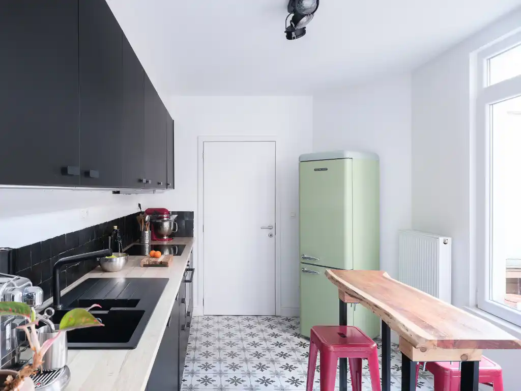 Karaktervolle gezinswoning met vier slaapkamers, twee badkamers en een mooi ingerichte buitenruimte foto 9