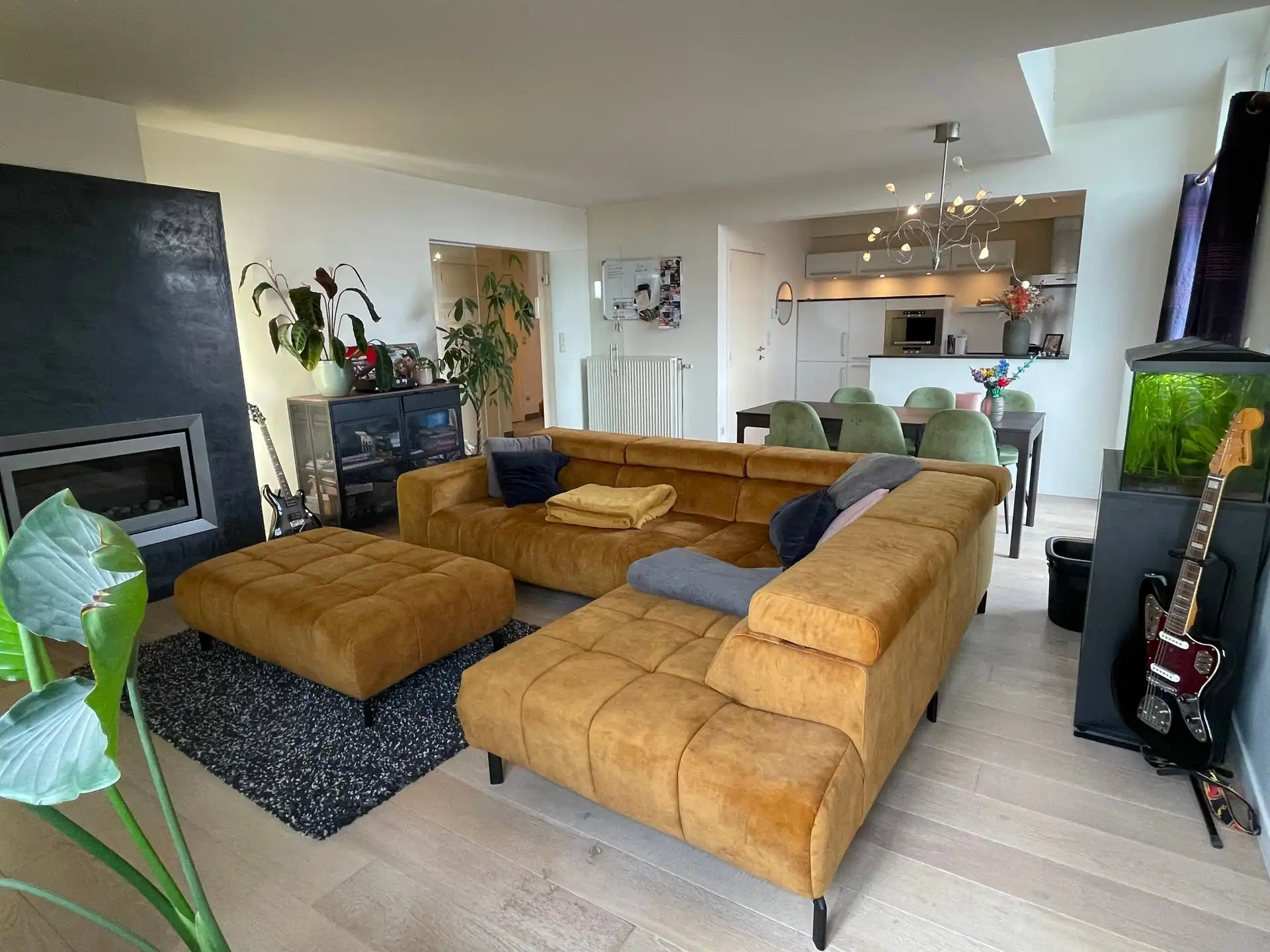 Gunstig gelegen en uitzonderlijk ruim gezellig appartement. foto 4