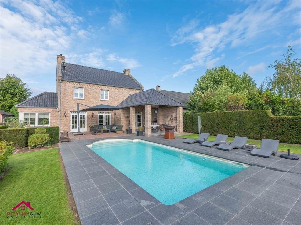 Landelijke villawoning met dubbele vrijstaande garage foto 11