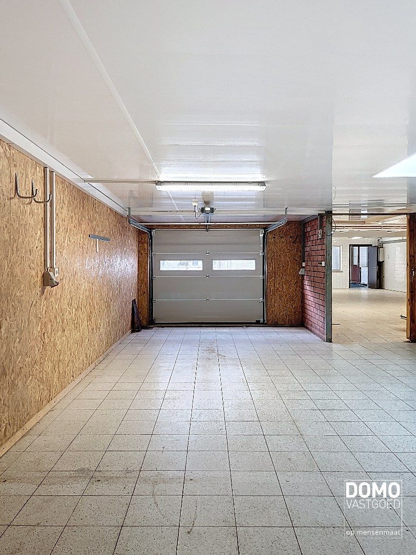 Commercieel gelegen handelspand met inclusief bovenliggend appartement te Kermt. foto 13