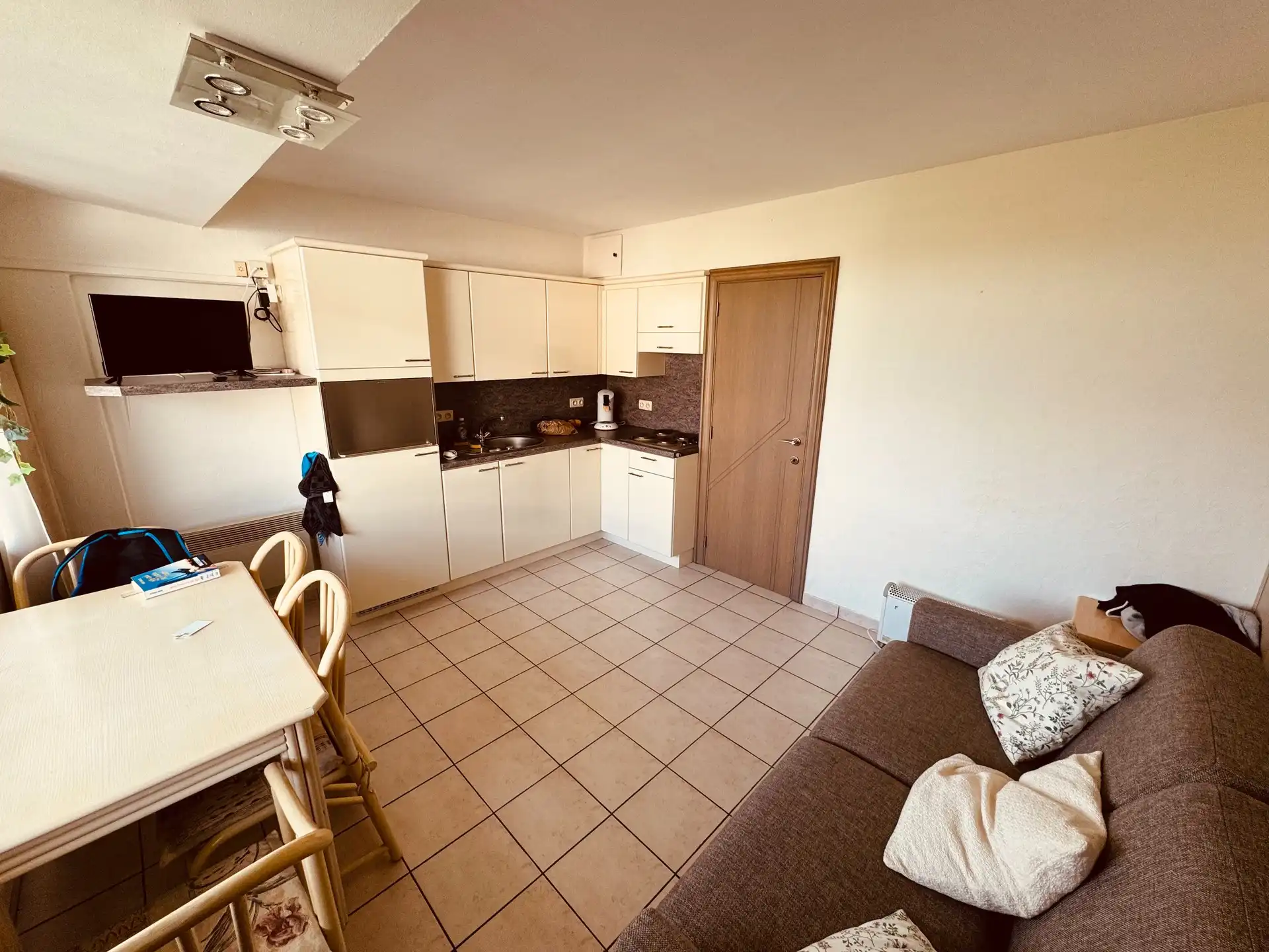 Verzorgd, gerenoveerd appartement te koop in Park Atlantis, Vosseslag – De Haan. foto 5