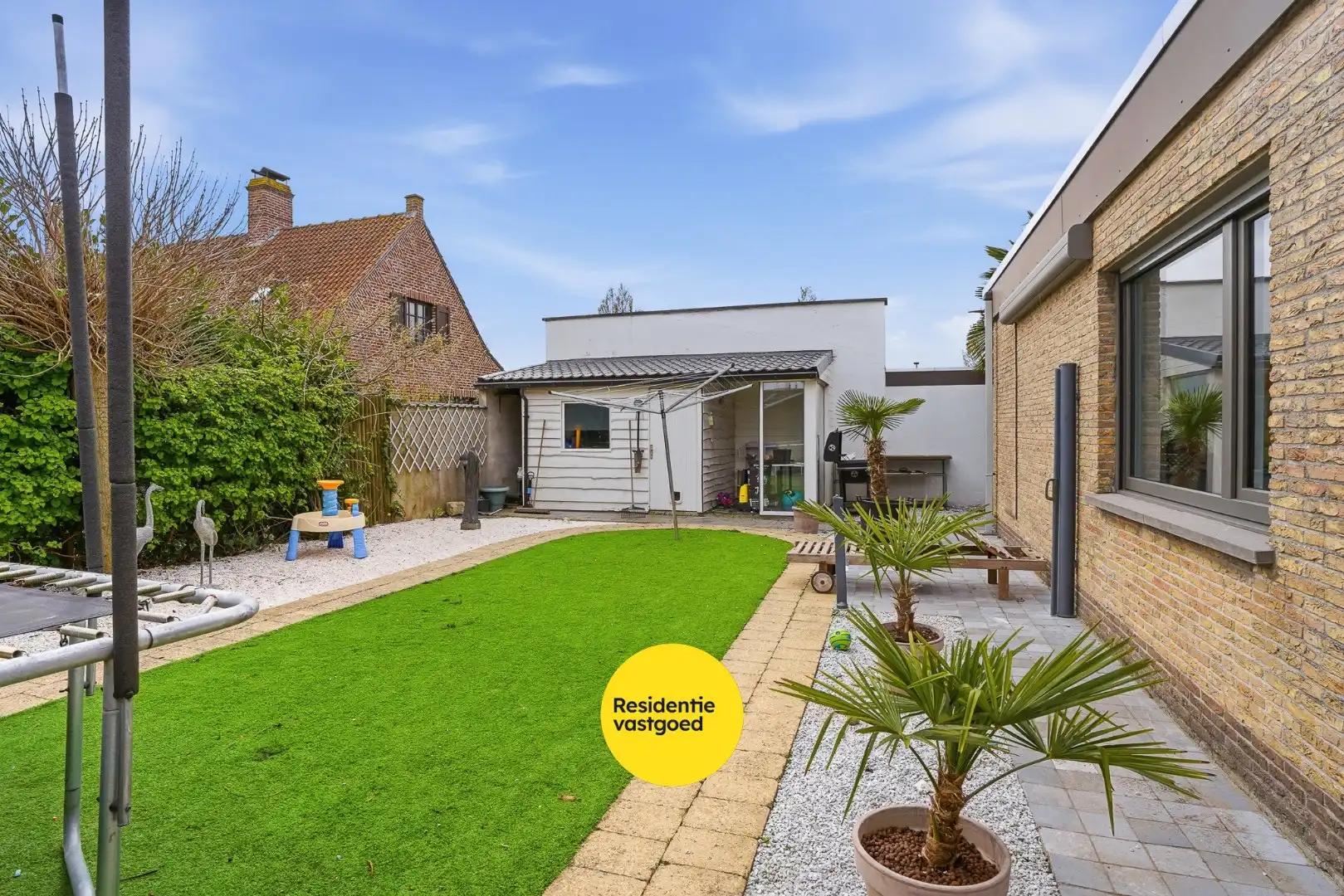 Volledig instapklare open bebouwing in het centrum van Eernegem foto 12