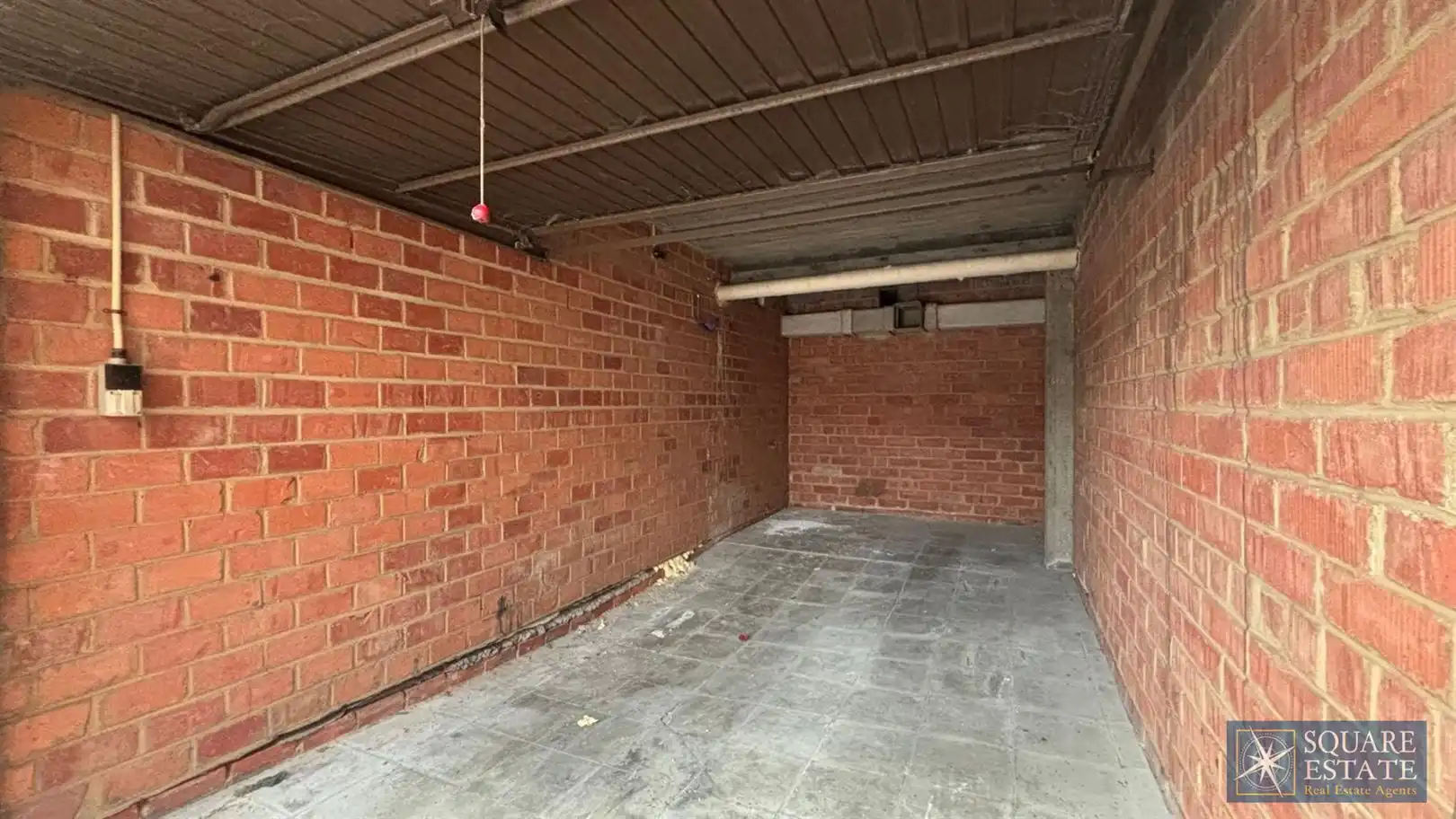 Garagebox foto {{pictureIndex}}