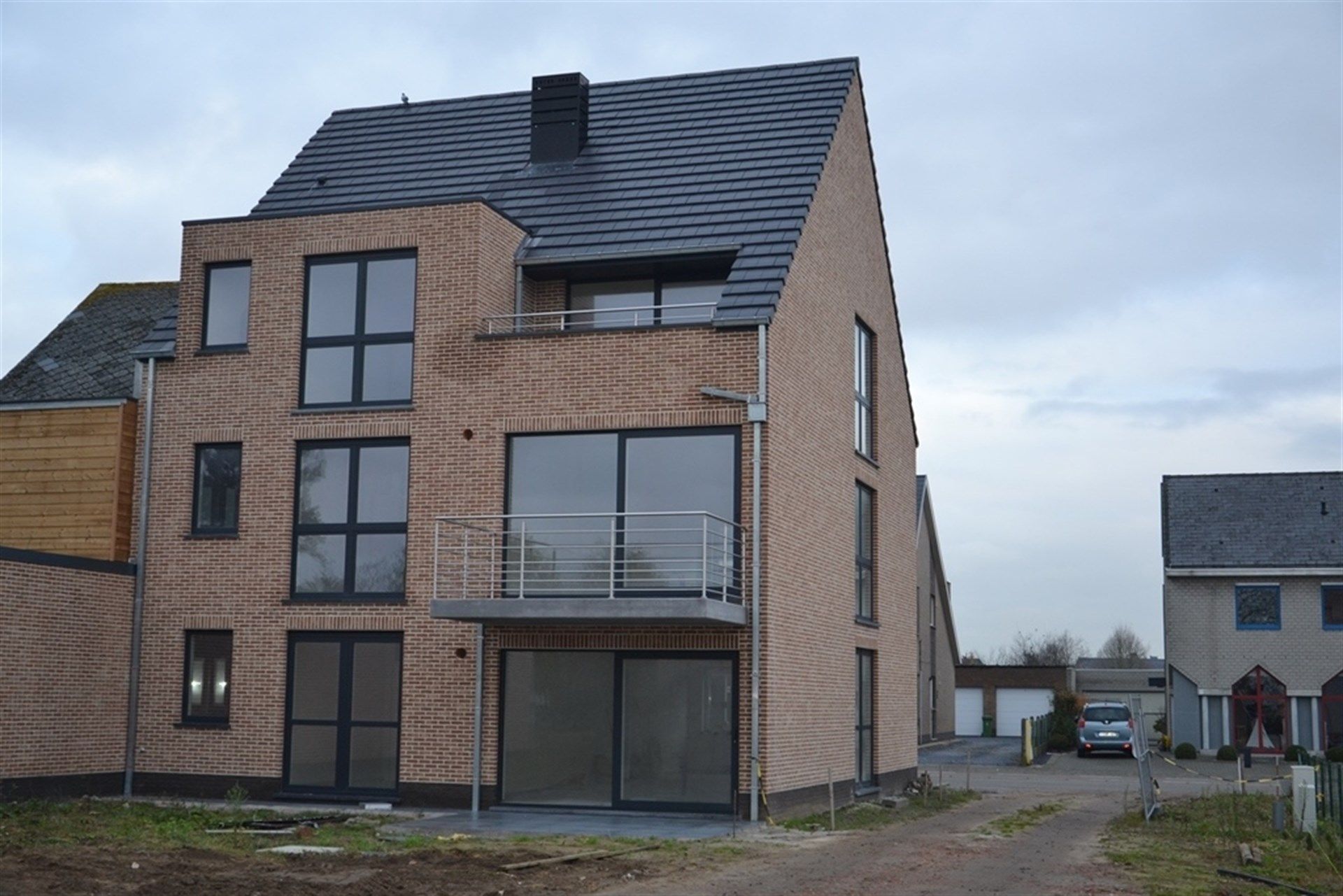 Rustig gelegen appartement met terras en garage. foto 11