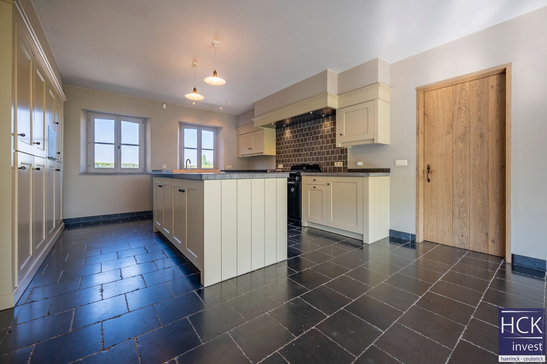 KRUISHOUTEM - Exclusieve landelijke woning met bijgebouwen, high-end afwerking!! foto 12