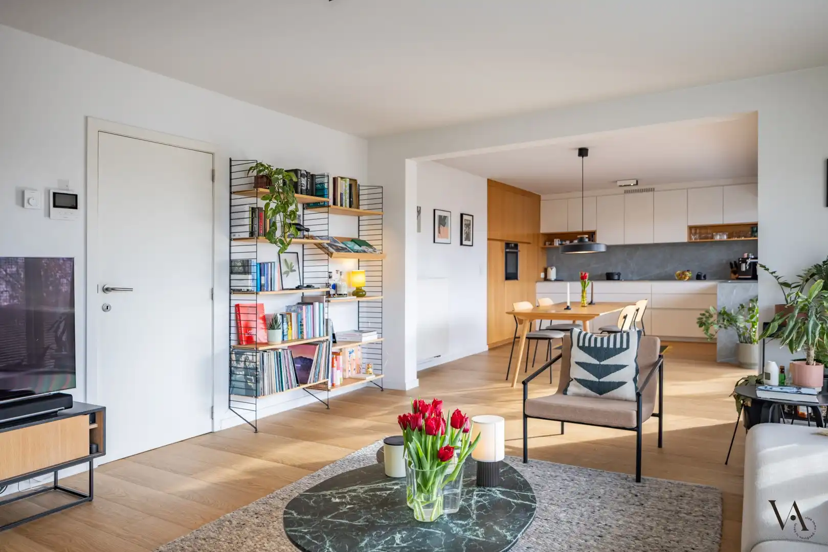 Stijlvol en ruim duplexappartement met 4 slaapkamers nabij Gasthuisberg foto {{pictureIndex}}