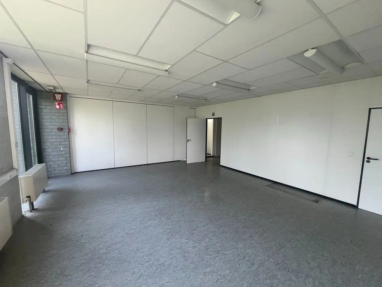 1.786 m² kantoren met 54p foto 22