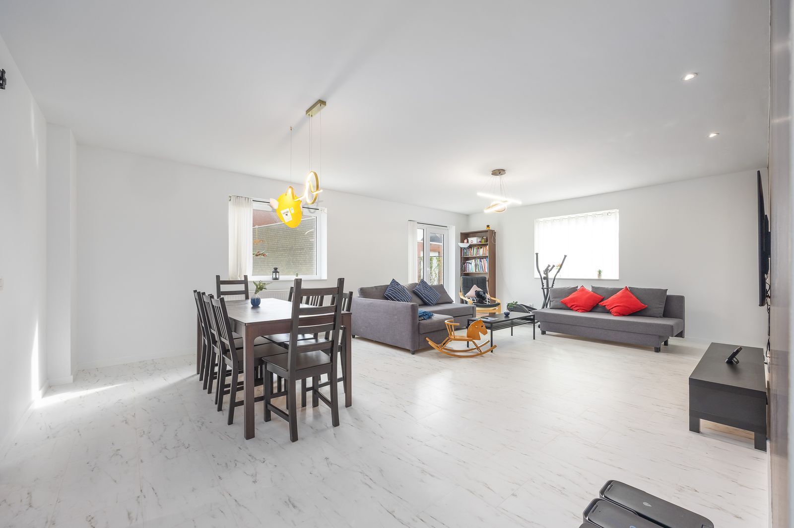 Recente vrijstaande villa op een royaal perceel (1044 m2) foto 2