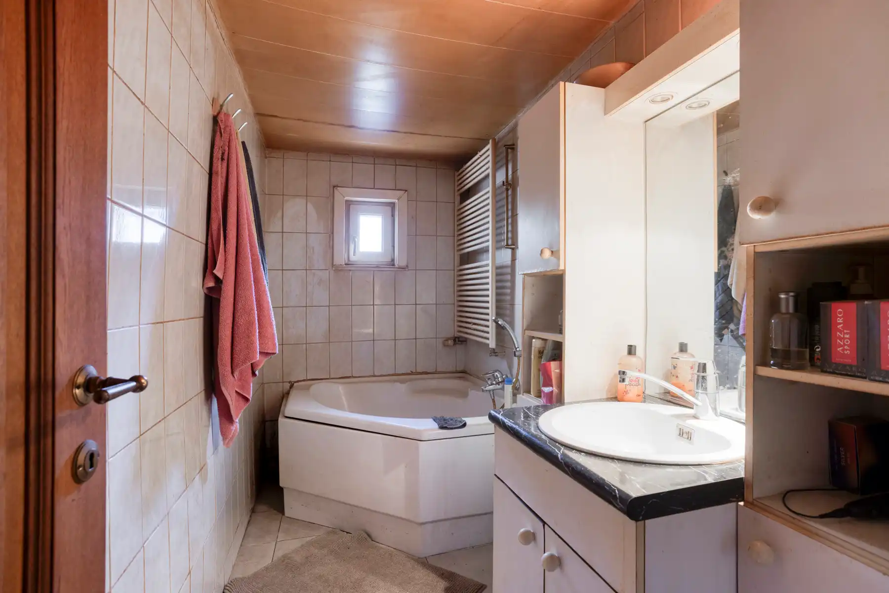 Te renoveren woning met zeer goede ligging! foto 11