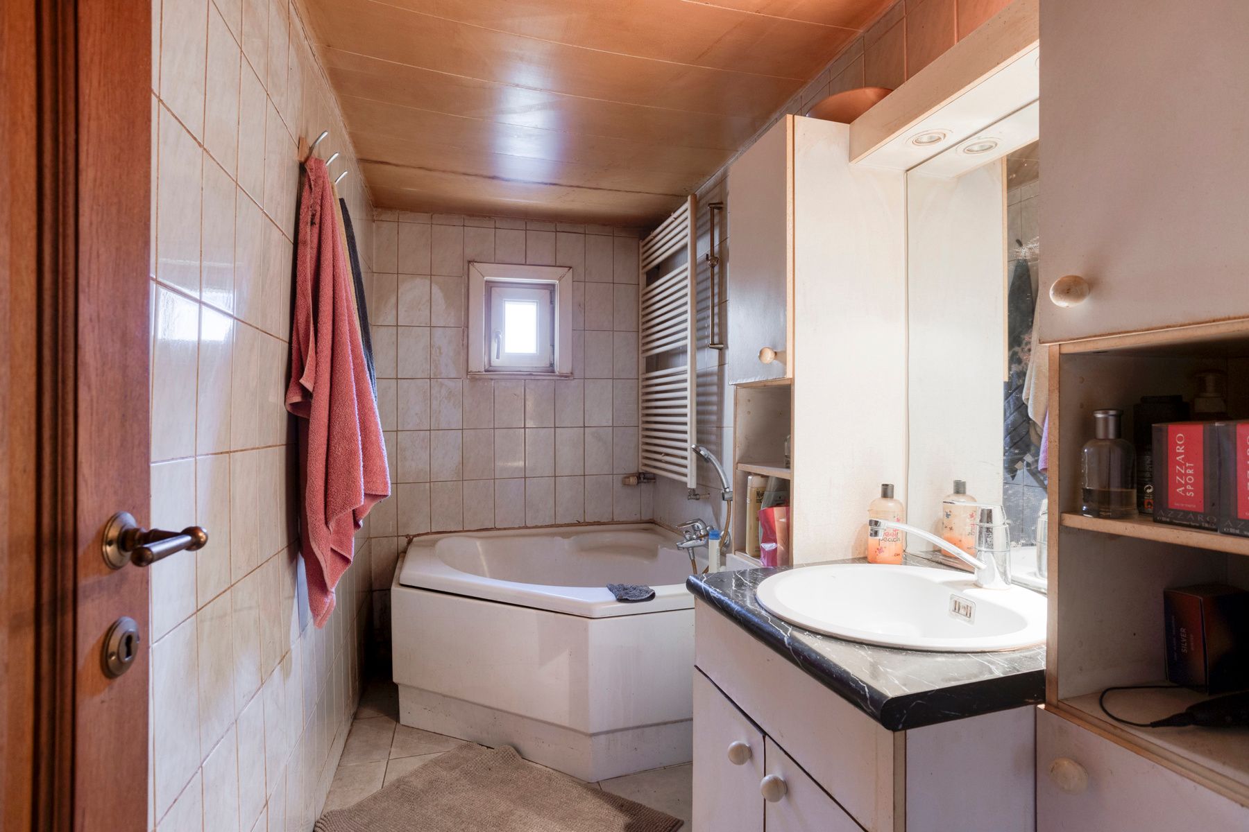 Te renoveren woning met zeer goede ligging! foto 11