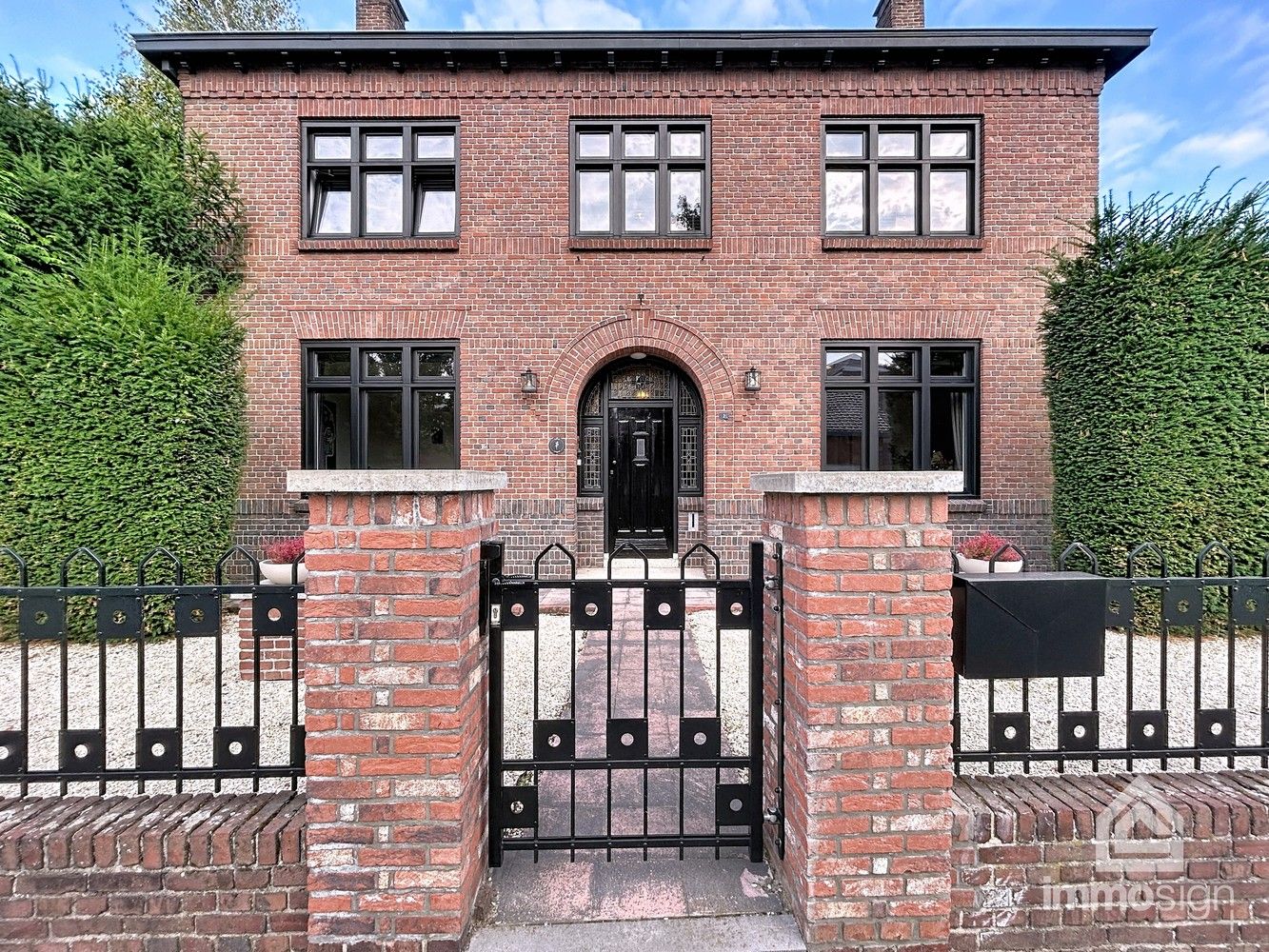 Exclusief gerenoveerd herenhuis vol karakter te Molenbeersel! foto 26
