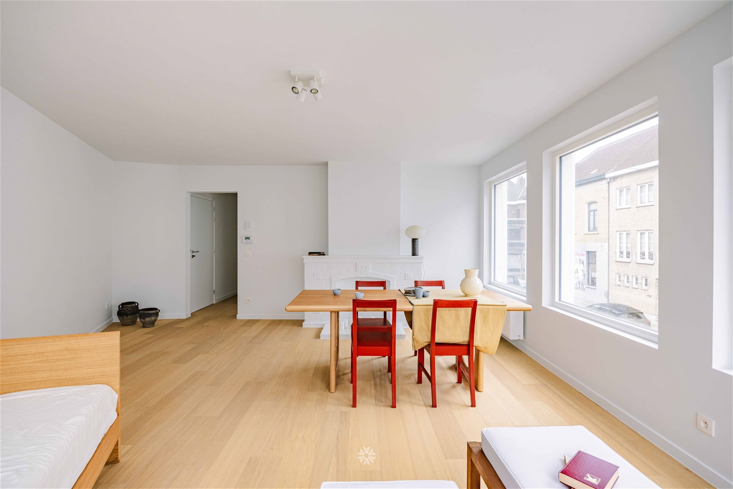 Gerenoveerd 2-kamerappartement met trendy-look op een toplocatie in Ronse foto 4