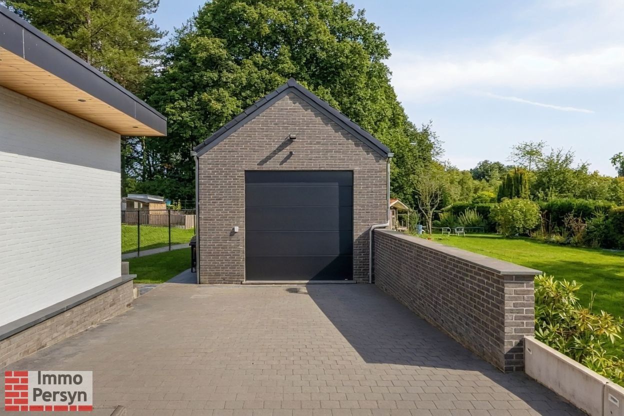 Instapklare en volledig gerenoveerde woning met 3 slpk en garage foto 27