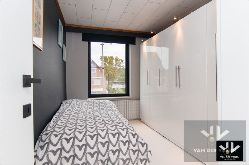Karaktervolle en ruime woning met hoogwaardige afwerking en bijgebouw te As foto 22