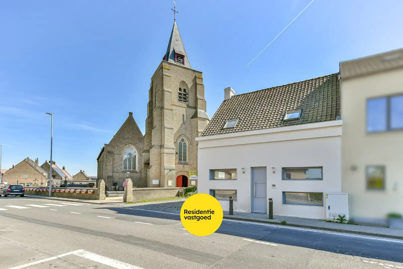 Gezellige halfopen woning met tuin en parking foto {{pictureIndex}}