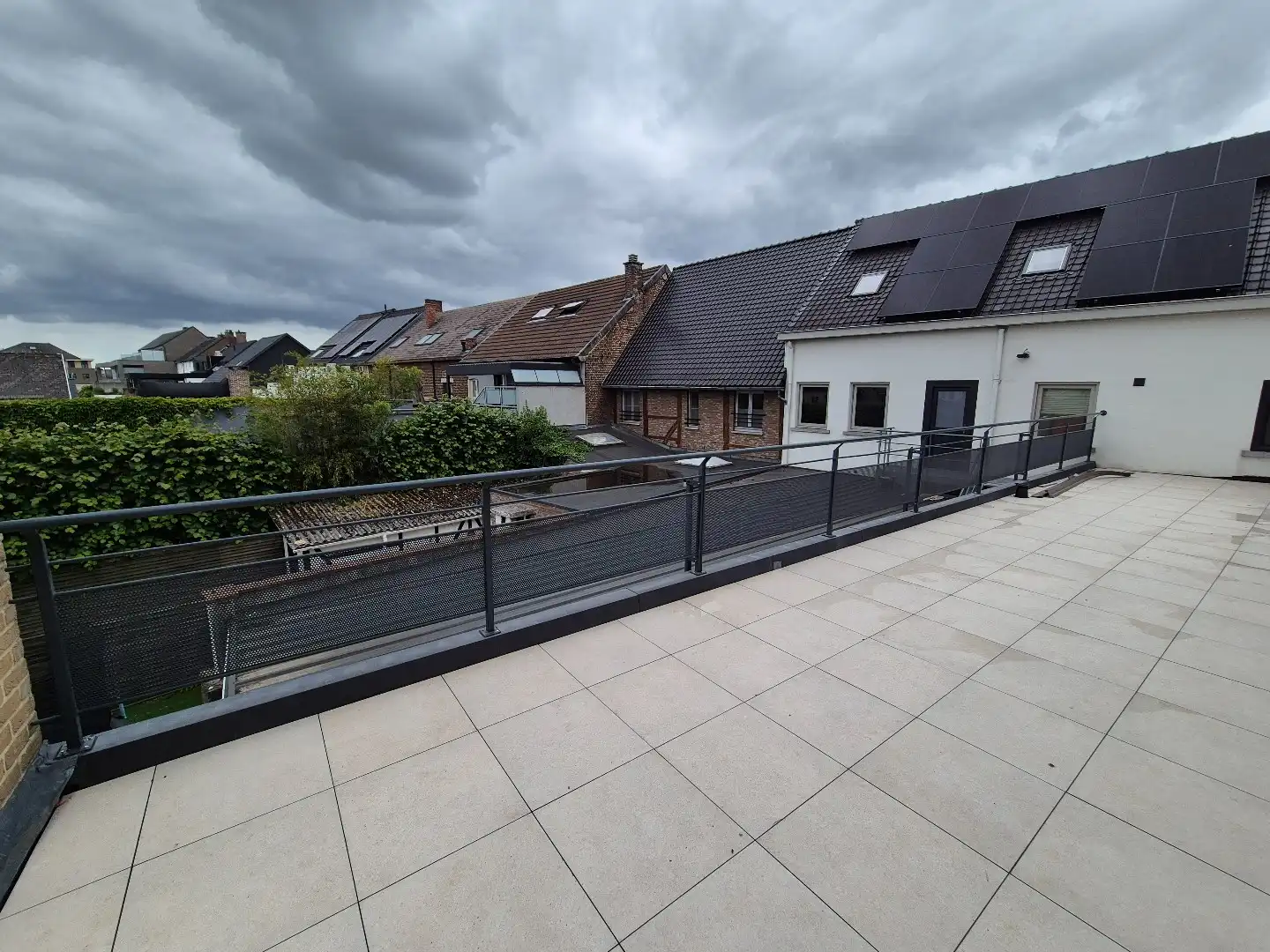 Ruim appartement met uitzonderlijk groot zonneterras in het centrum van Kortessem foto 5