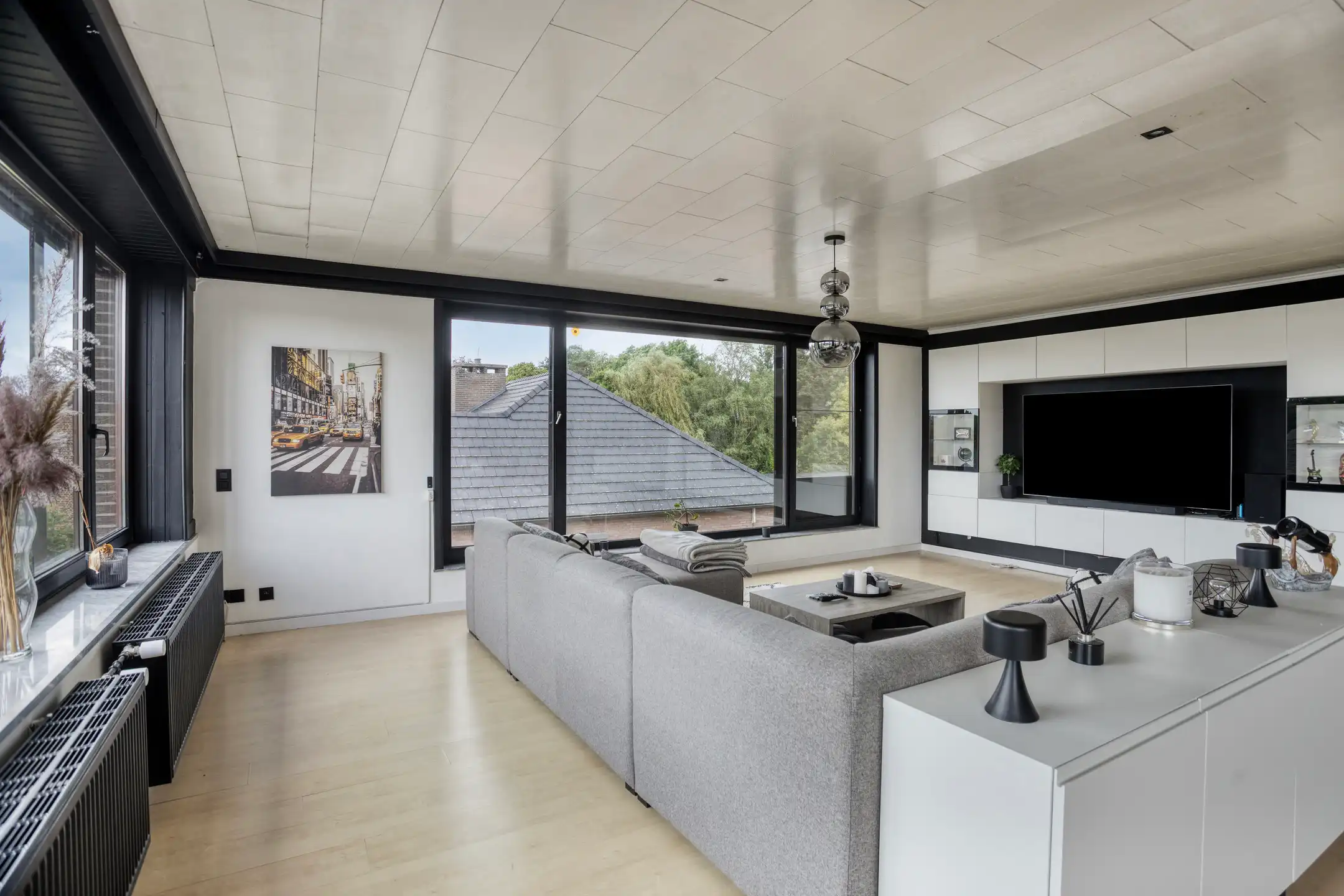 Zeer ruim appartement (166m2) met 2 slaapkamers foto 5