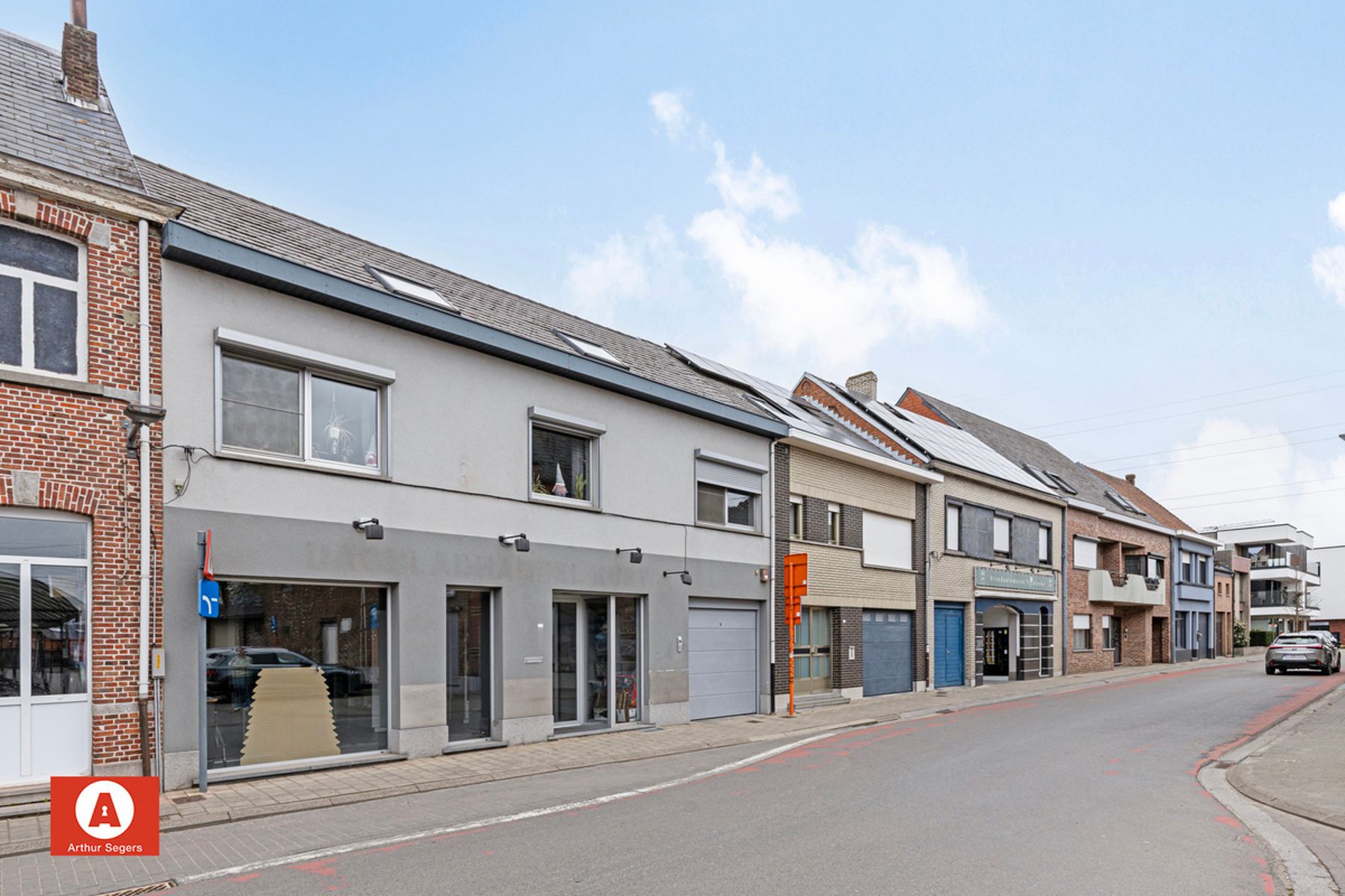 Ruime woning met handelsruimte op topligging in Malderen  foto 2