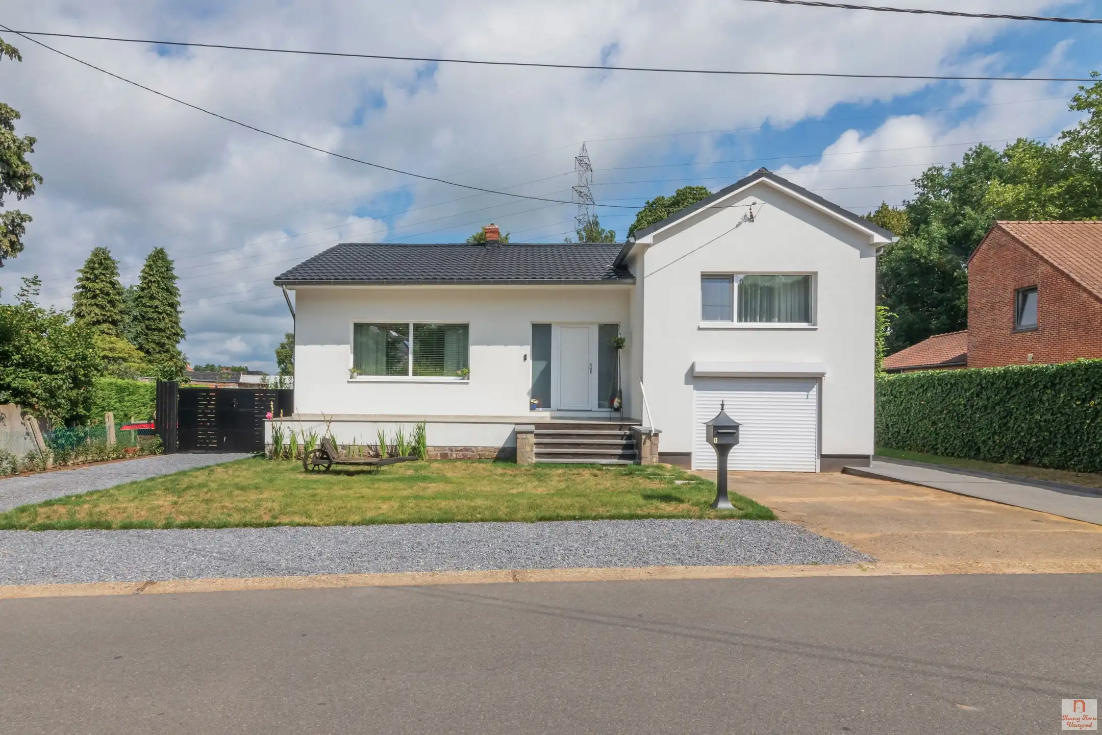 Grondig gerenoveerde splitlevelwoning in een rustige straat foto 32