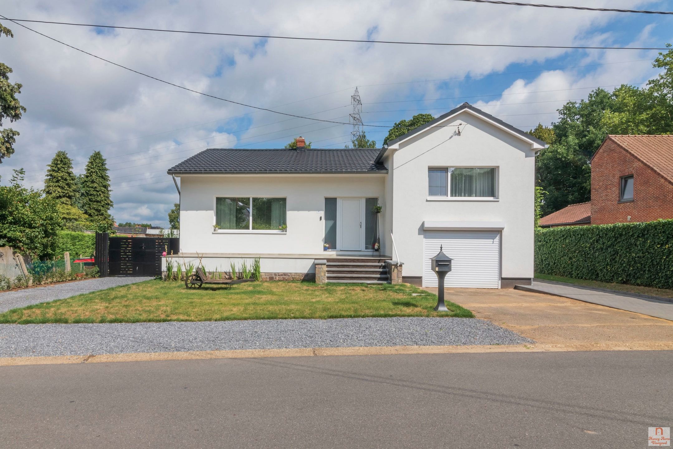 Grondig gerenoveerde splitlevelwoning in een rustige straat foto 32