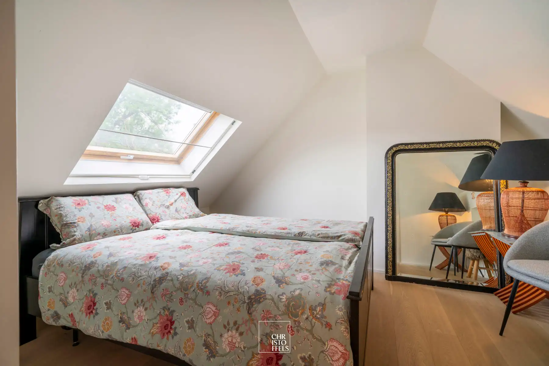 Luxe afgewerkte stadswoning (235m²) in domein Oud Rekem foto 12